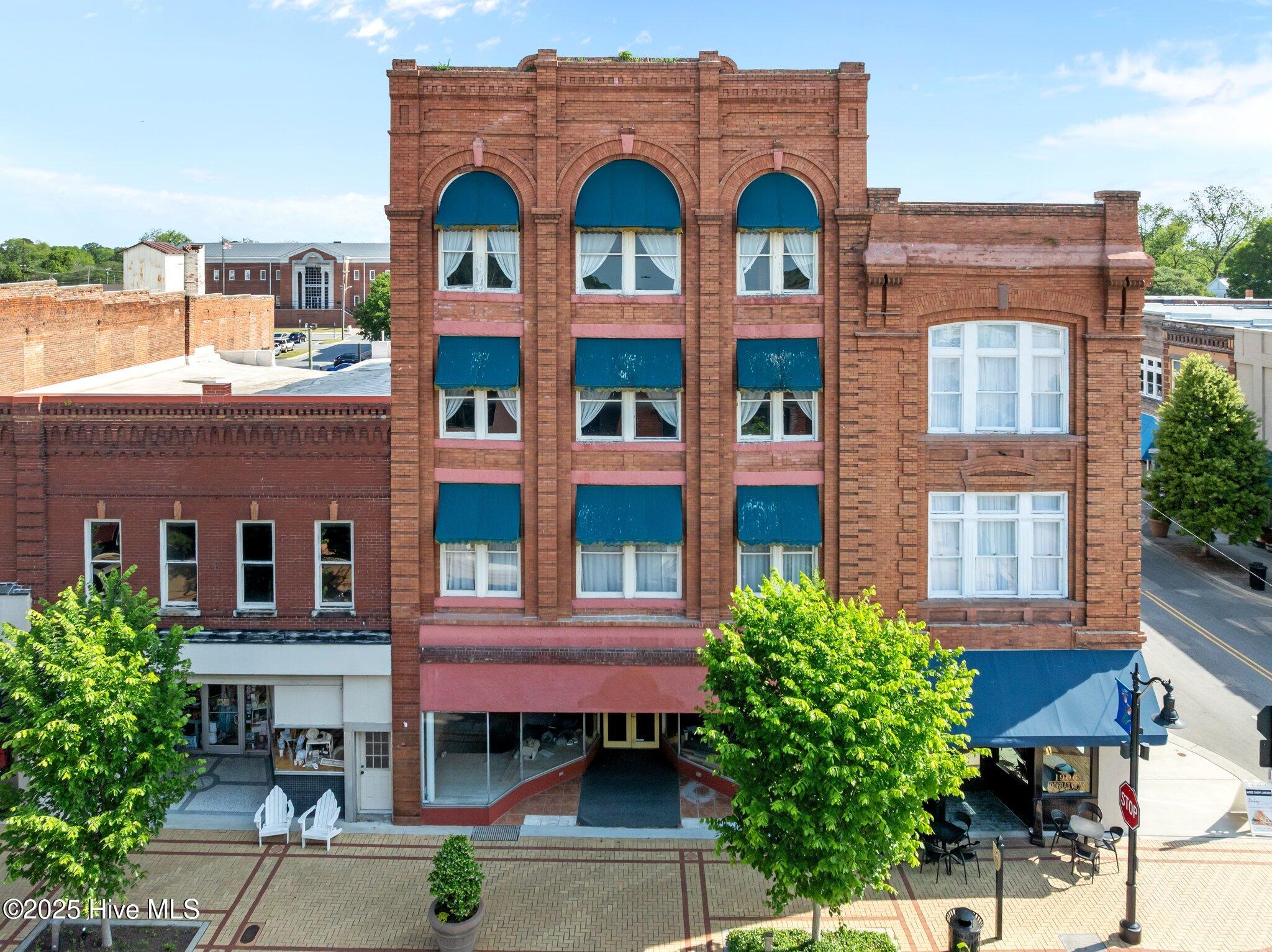 106 W Main Street — photo