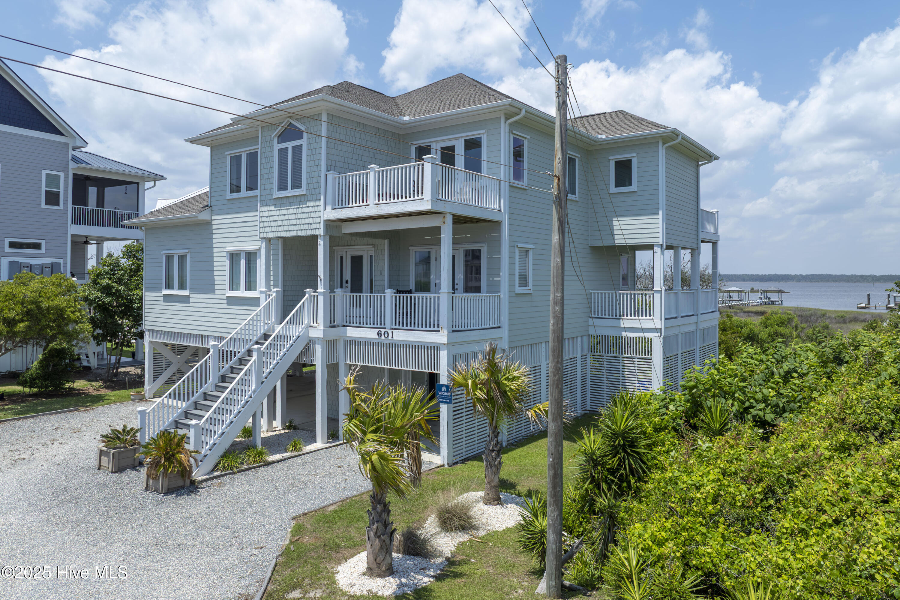 601 New River Inlet Road — photo