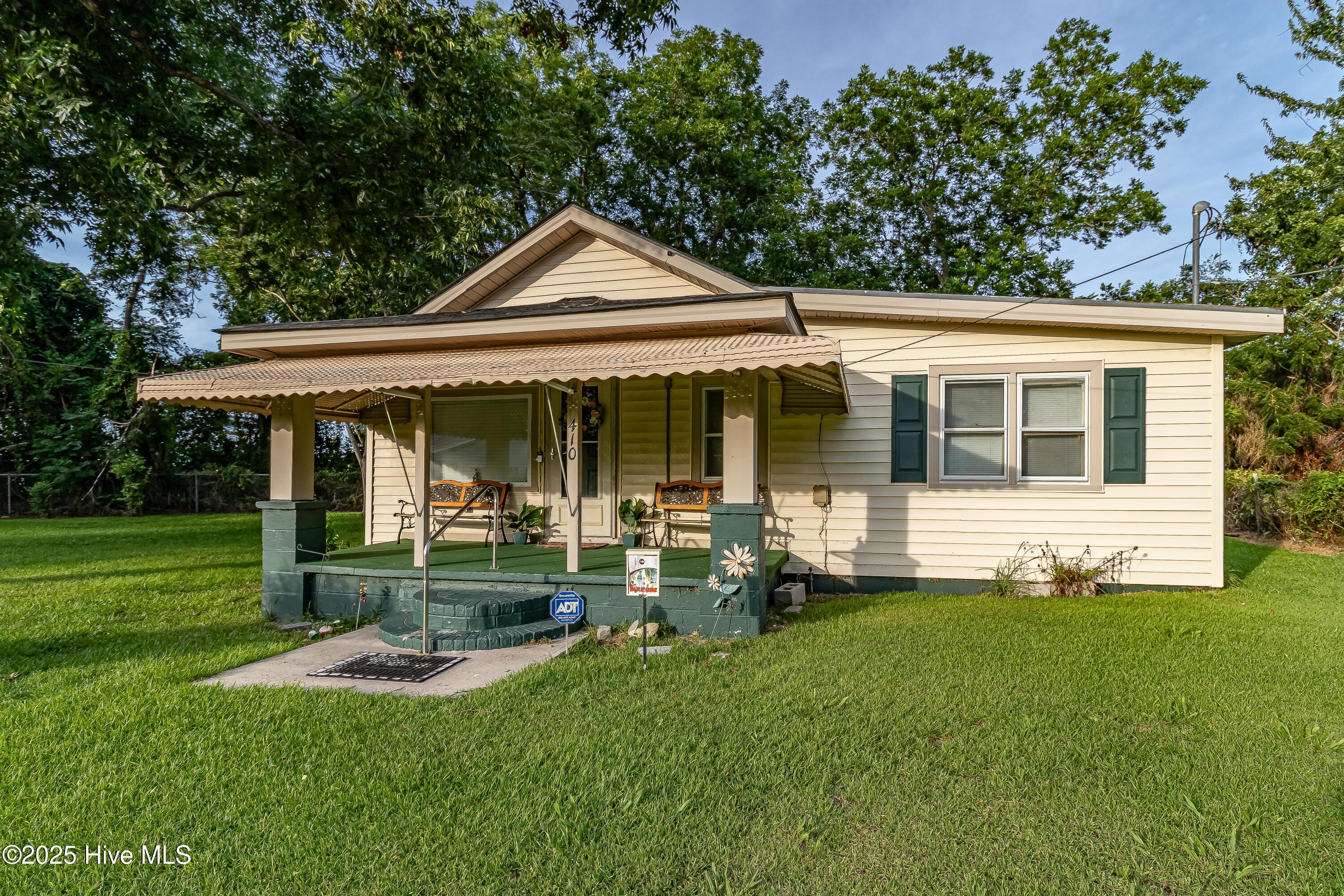 410 Brown Drive — photo