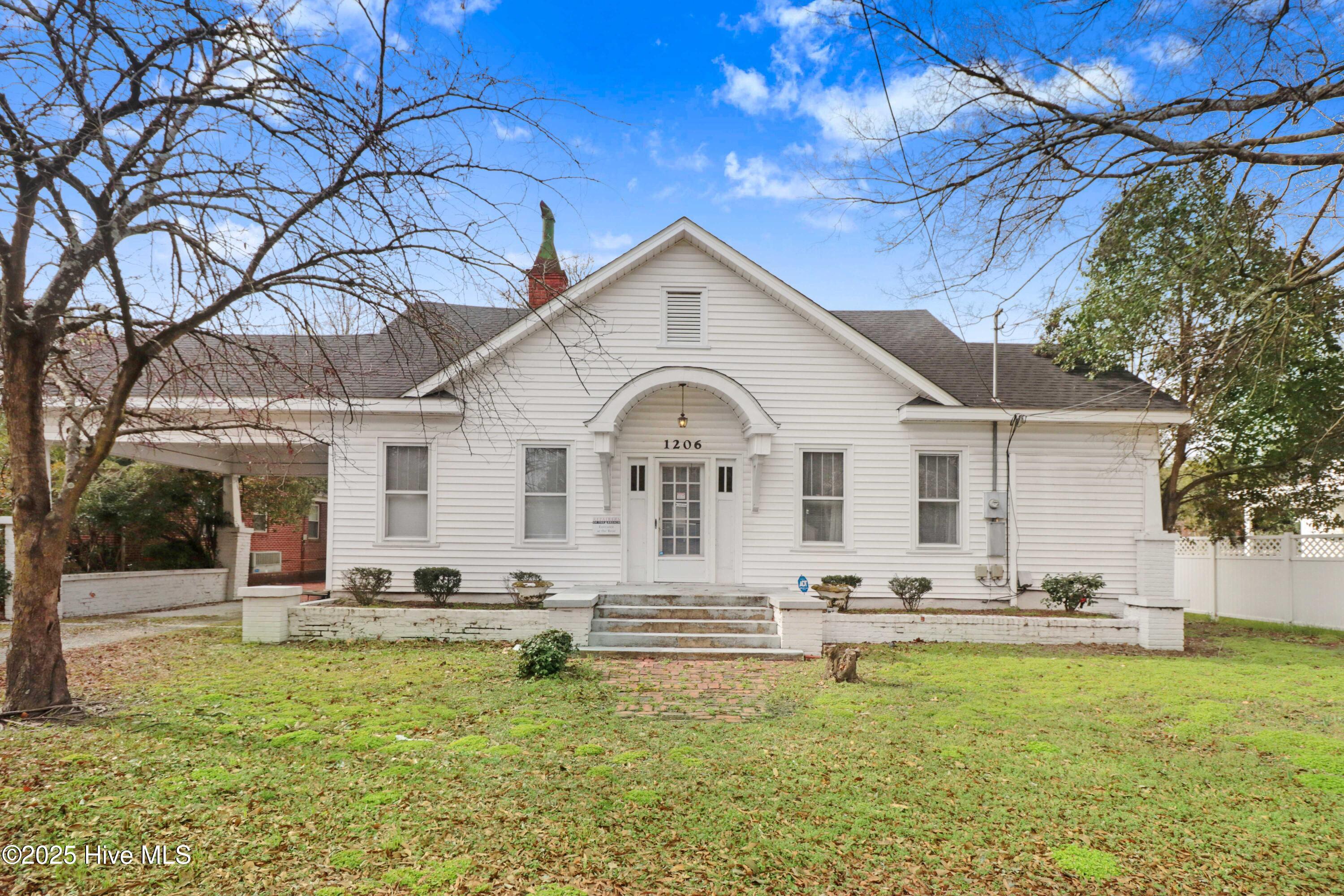1206 E Ash Street — photo