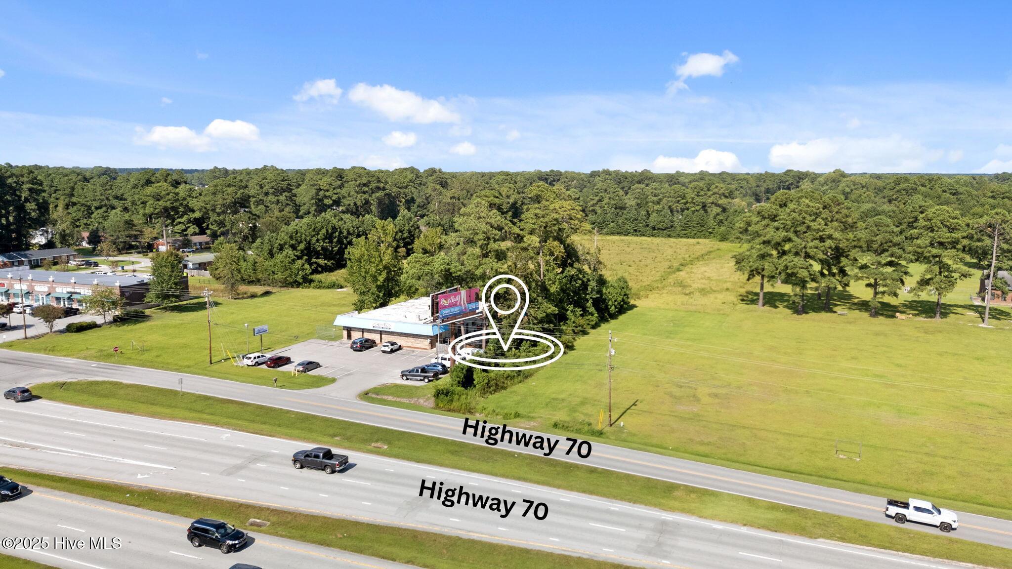 Home in Havelock, NC 28532 — photo 2