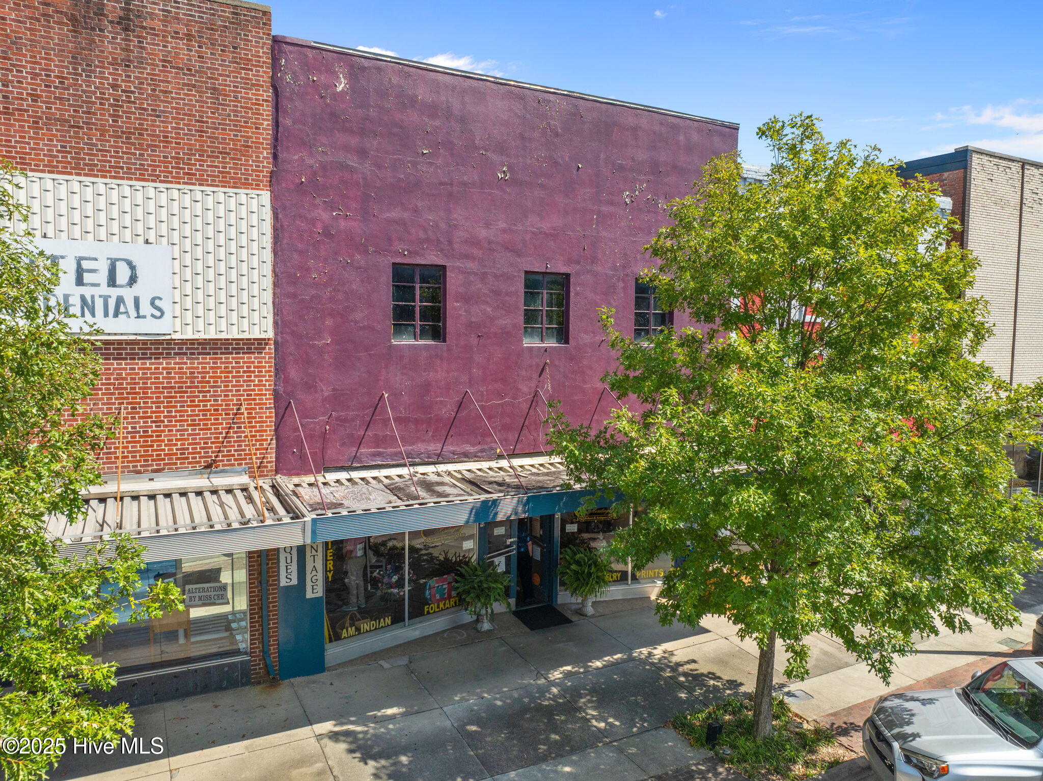 115 N Queen Street — photo