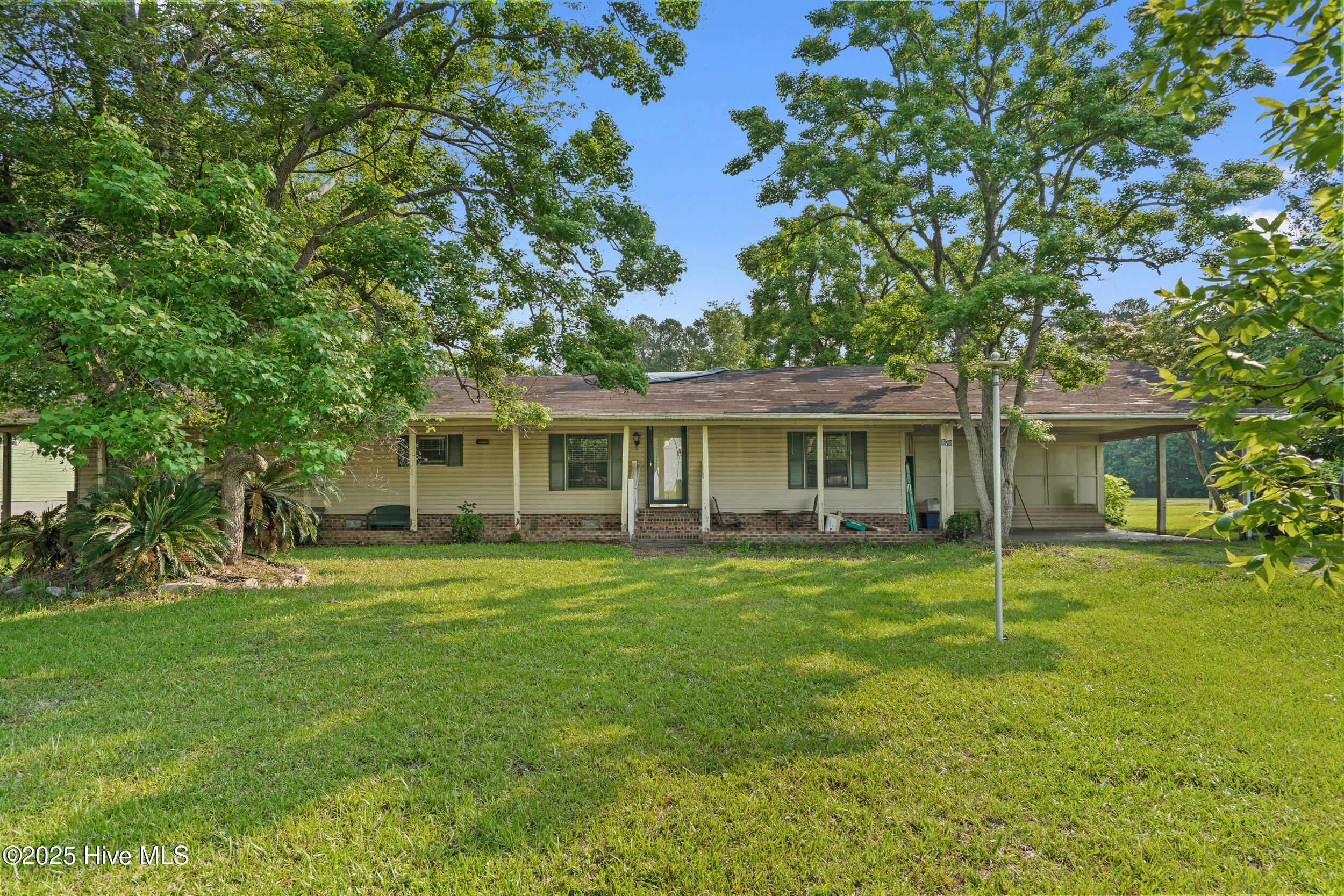 670 Calabash Road NW — photo