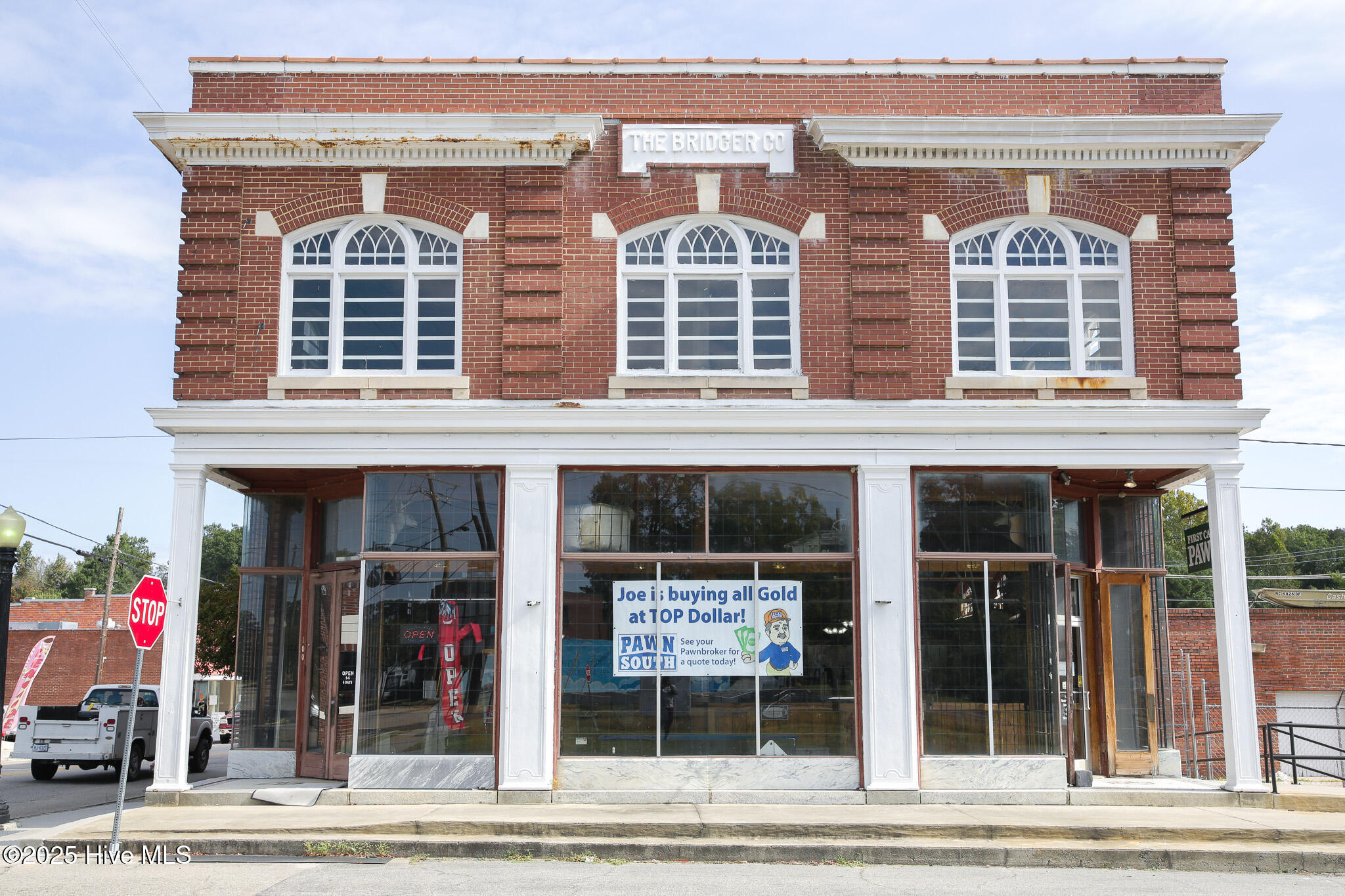 100 Railroad Street — photo
