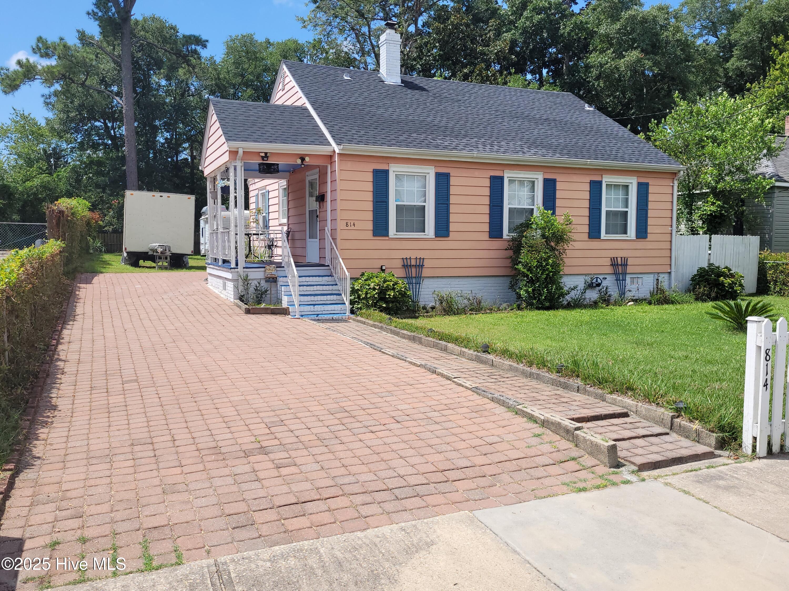 814 Woodlawn Avenue — photo