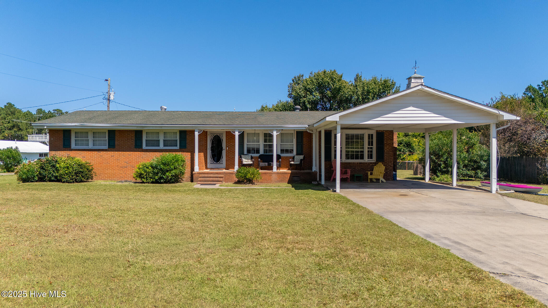 2596 Cedar Island Road — photo