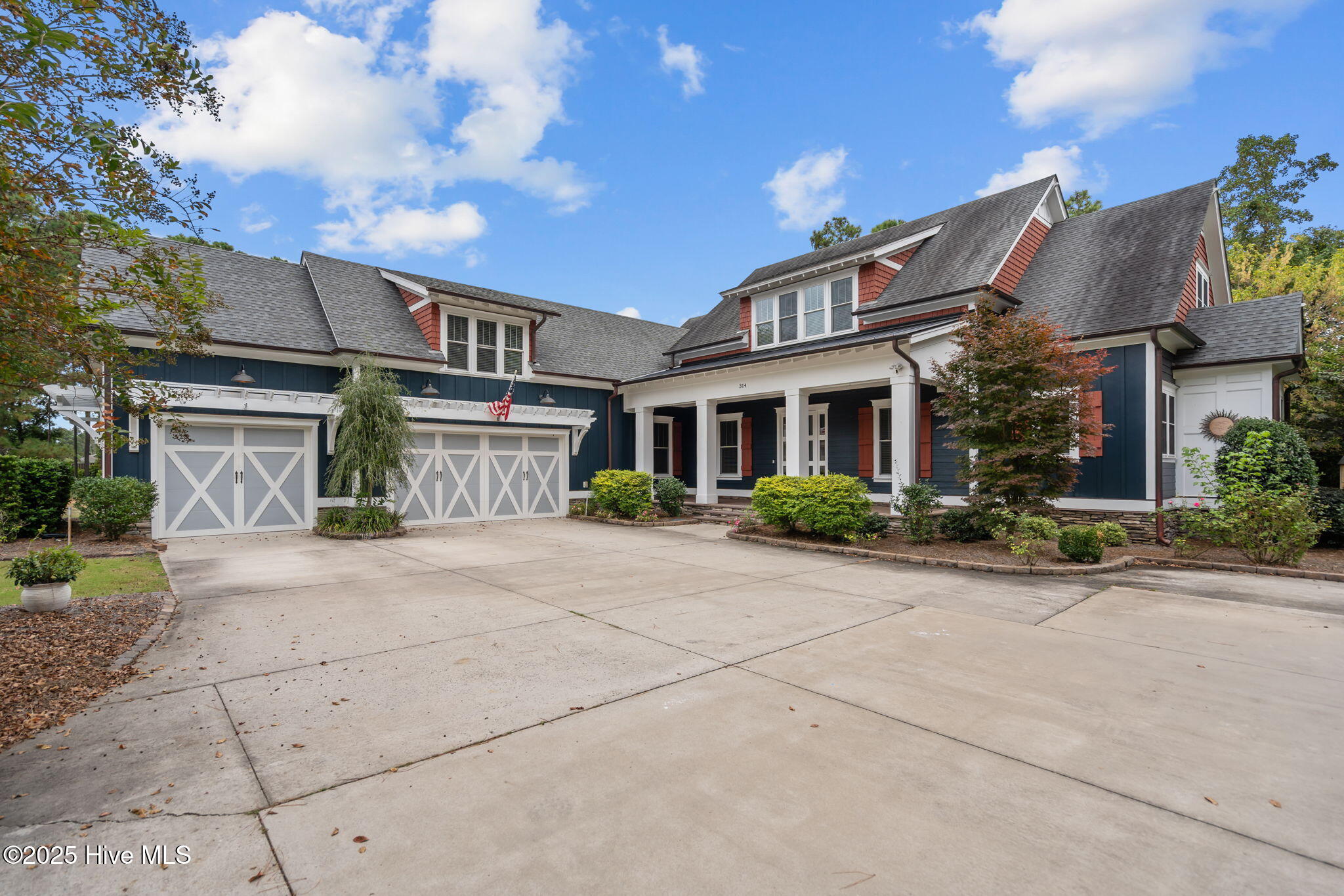 314 E Rolling Meadows Road, Hampstead, NC 28443 — photo 2