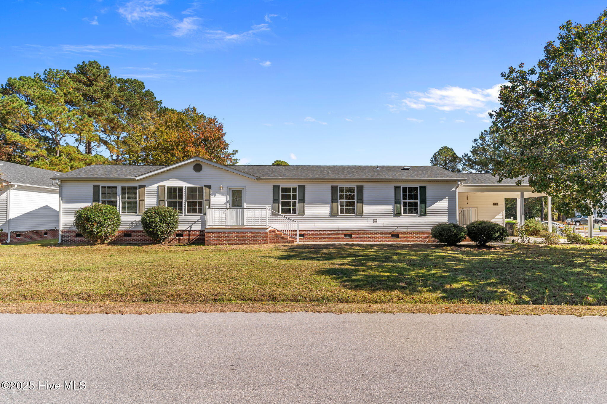 1041 Palm Court SW — photo