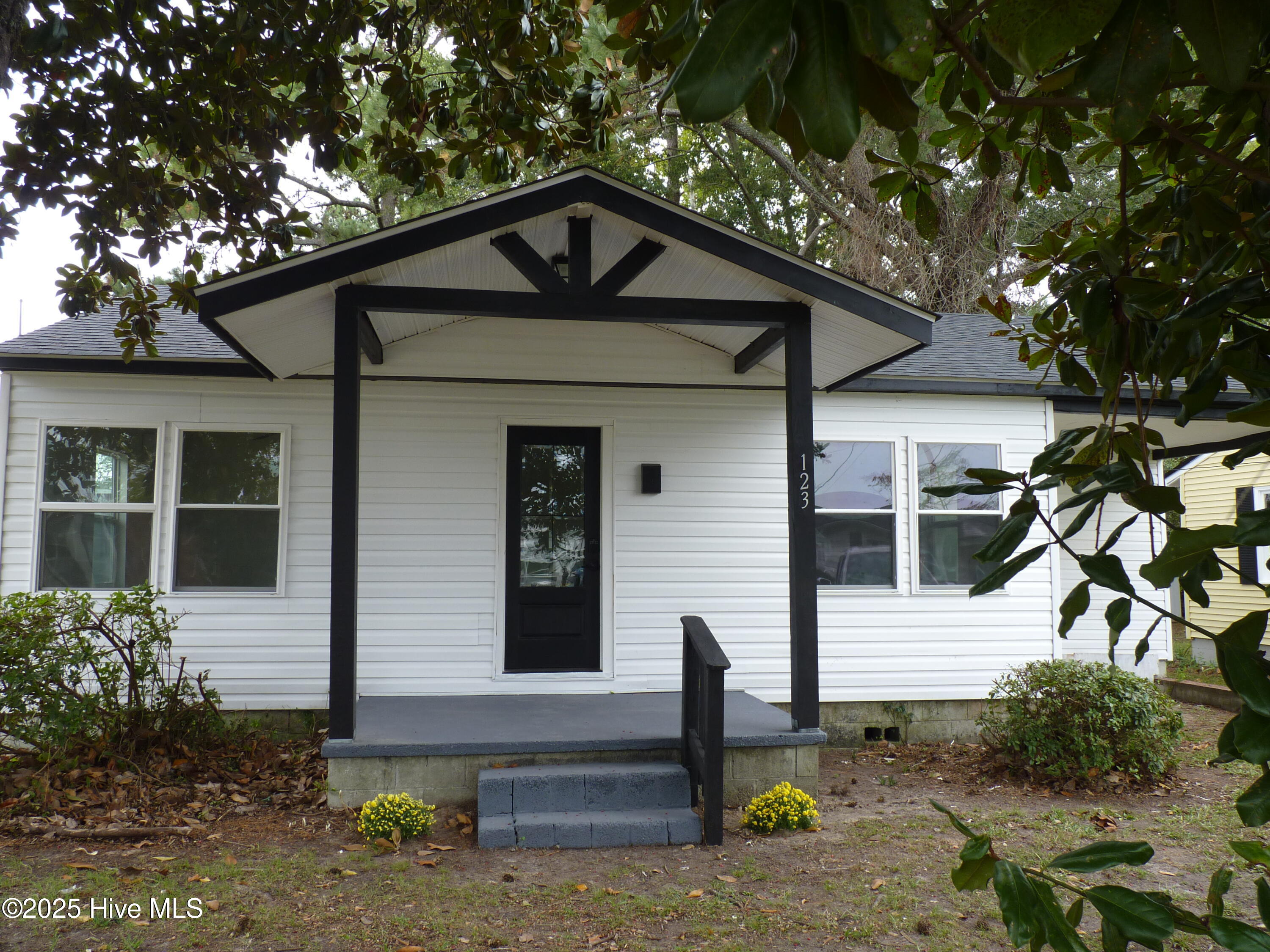 123 Jackson Street — photo