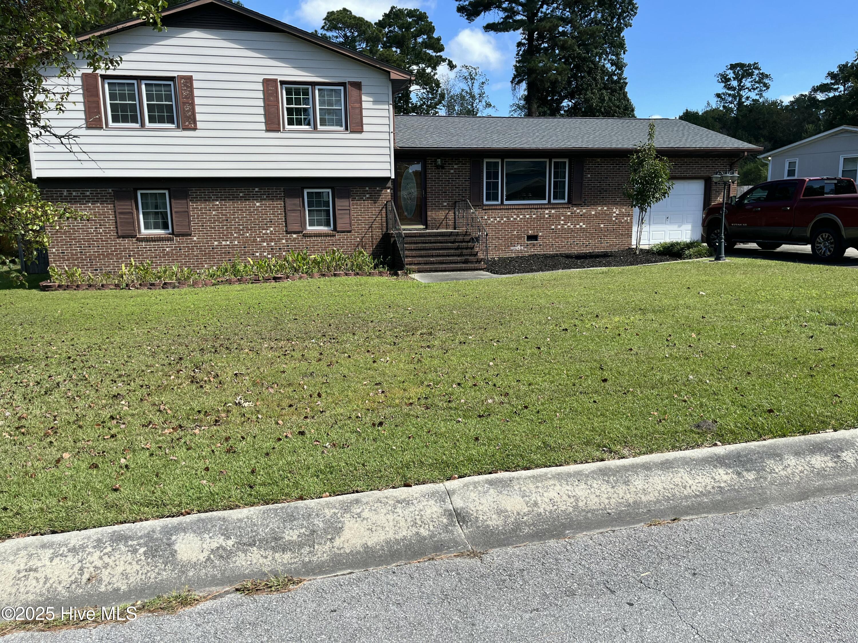 102 Fairway Road — photo