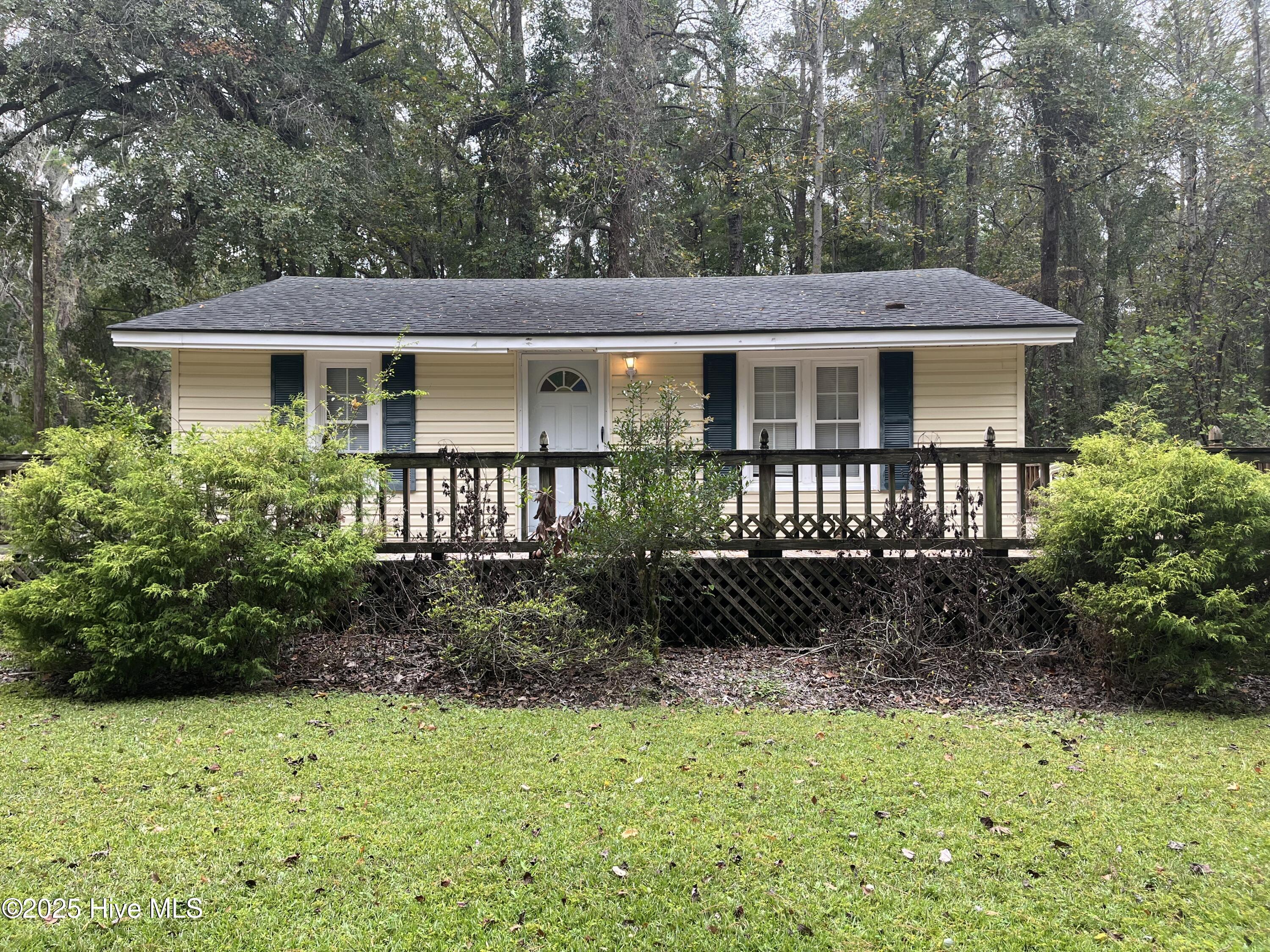 11 Cedar Lane — photo