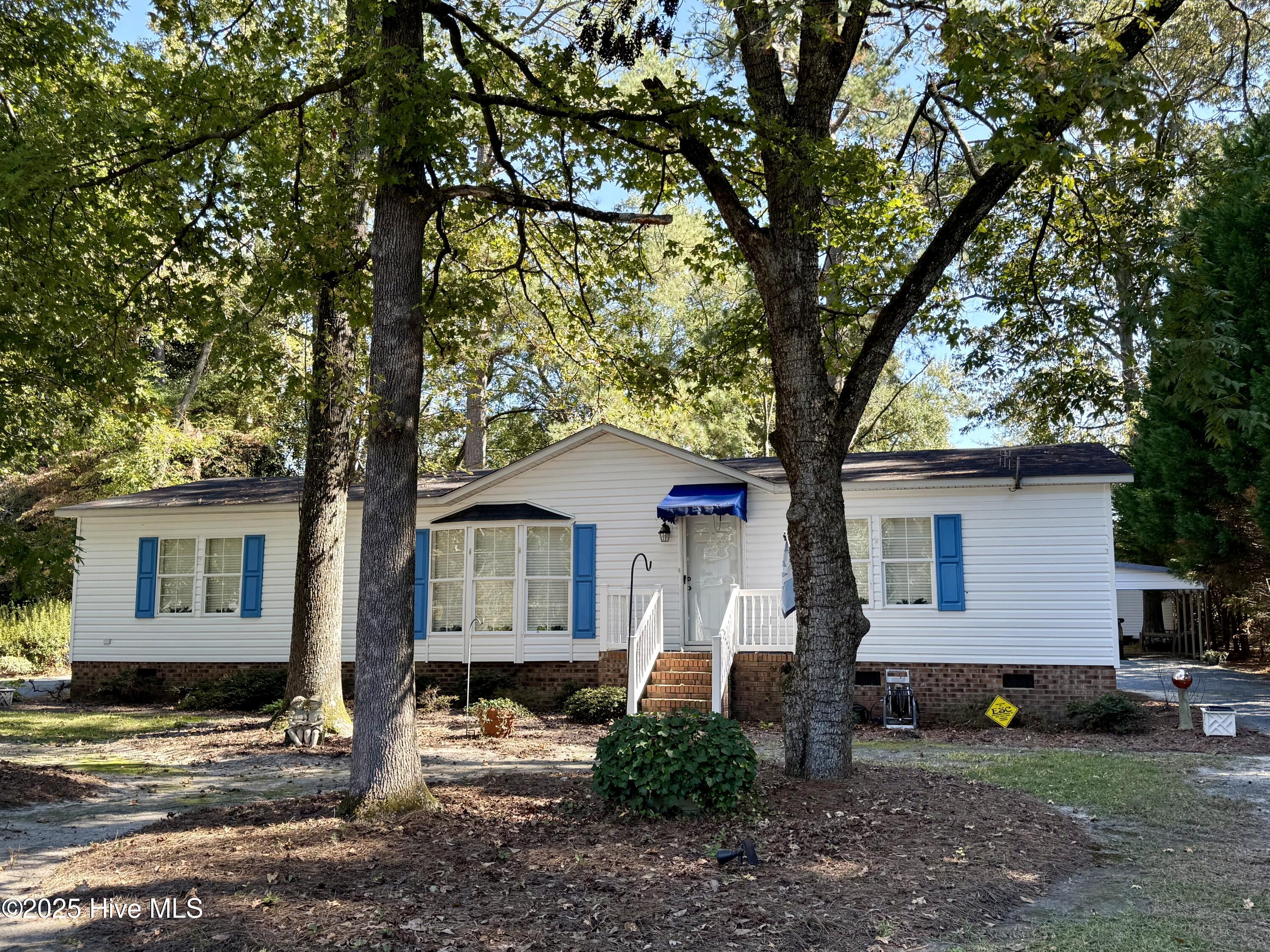 902 Aberdeen Road — photo