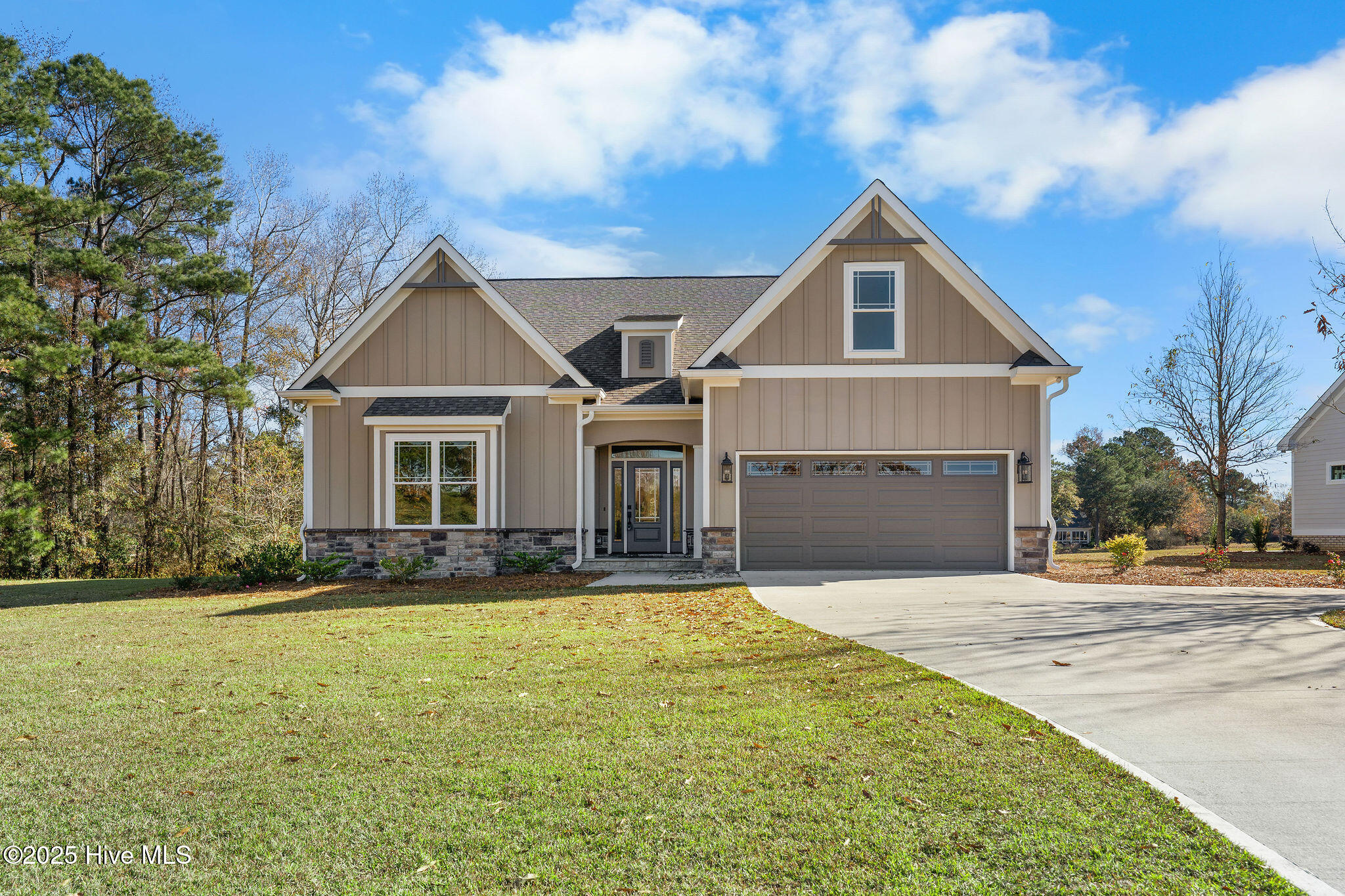 135 Sycamore Lakes Drive — photo