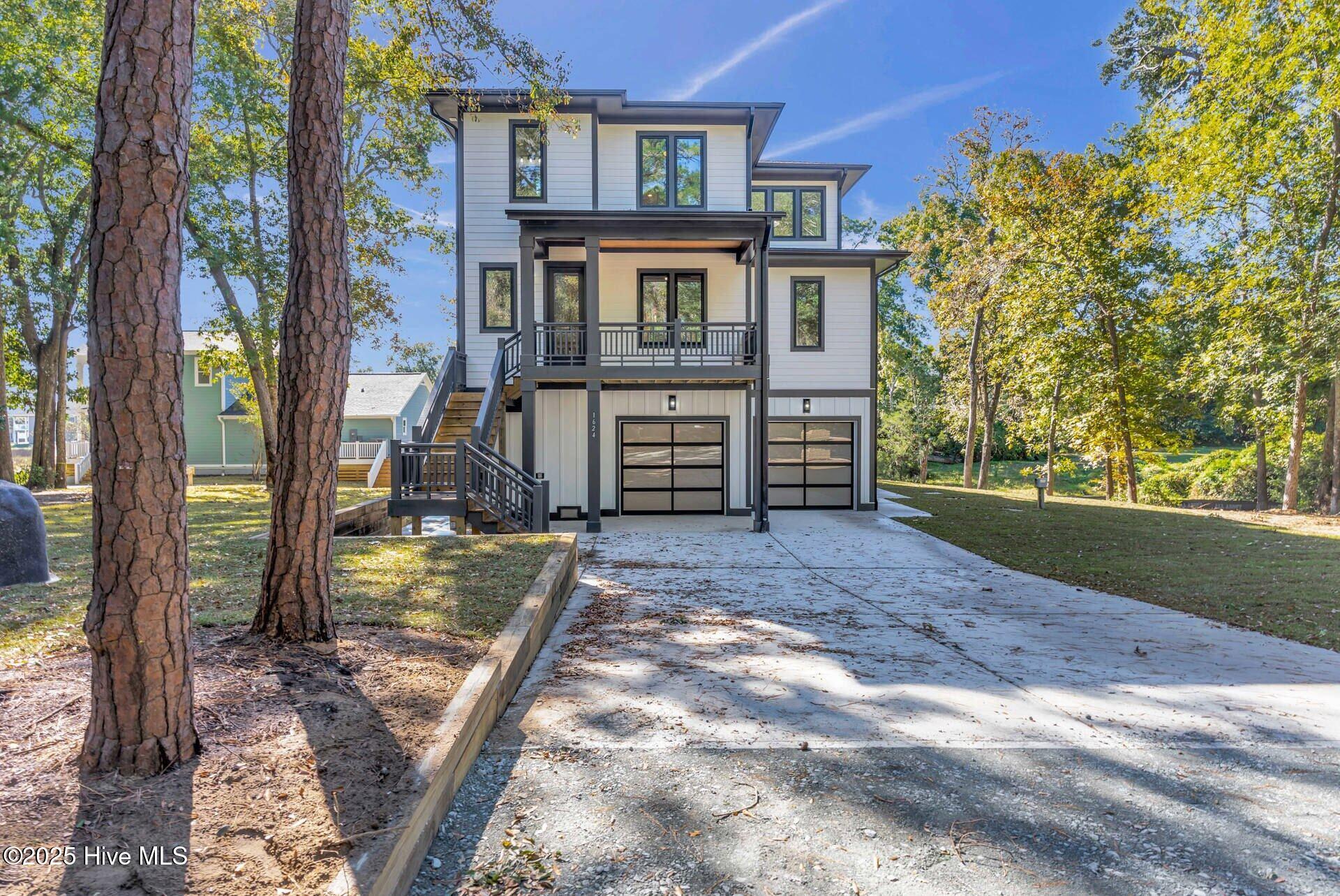 1624 Sunrise Lane — photo