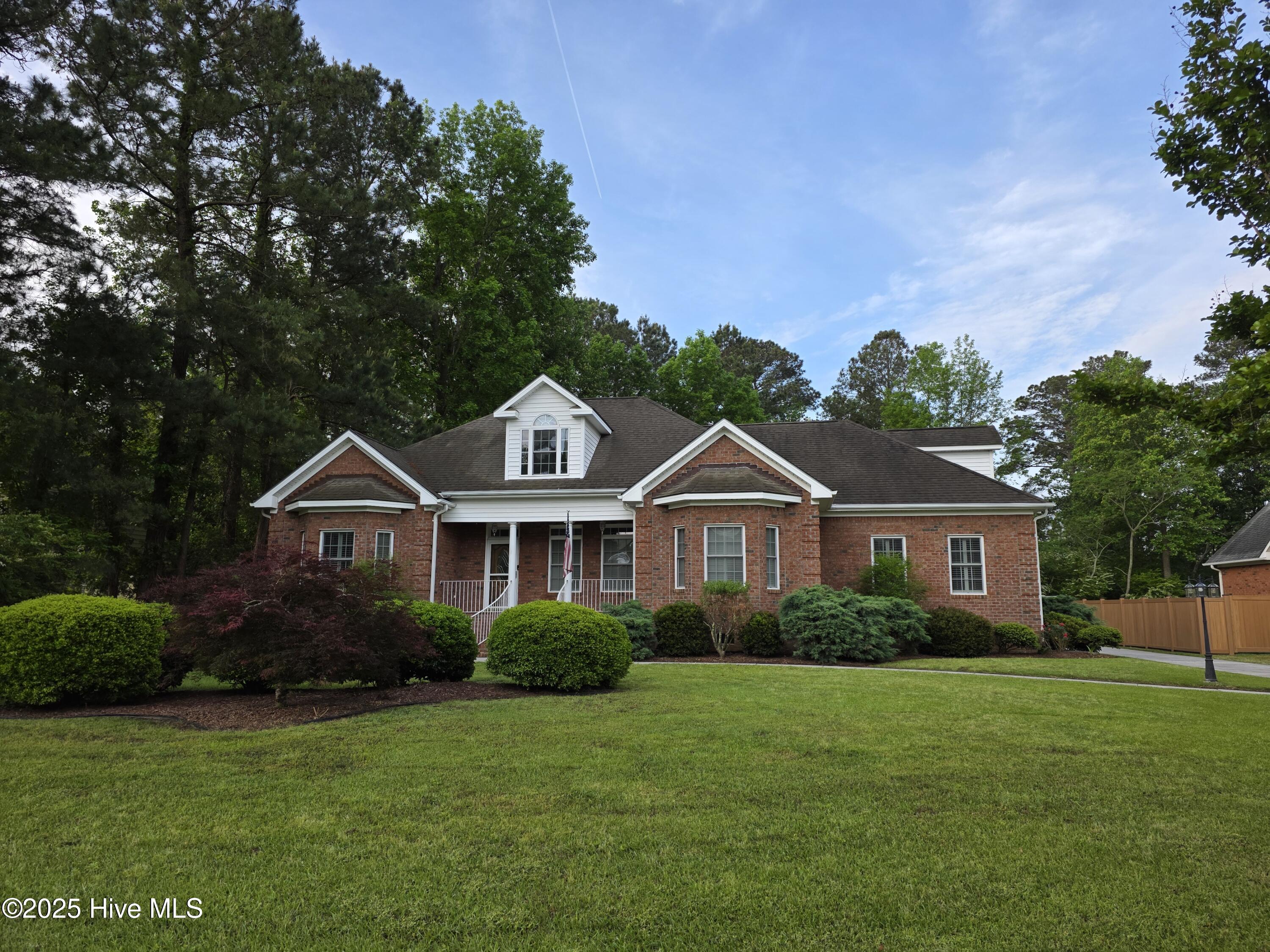 219 Drake Landing — photo