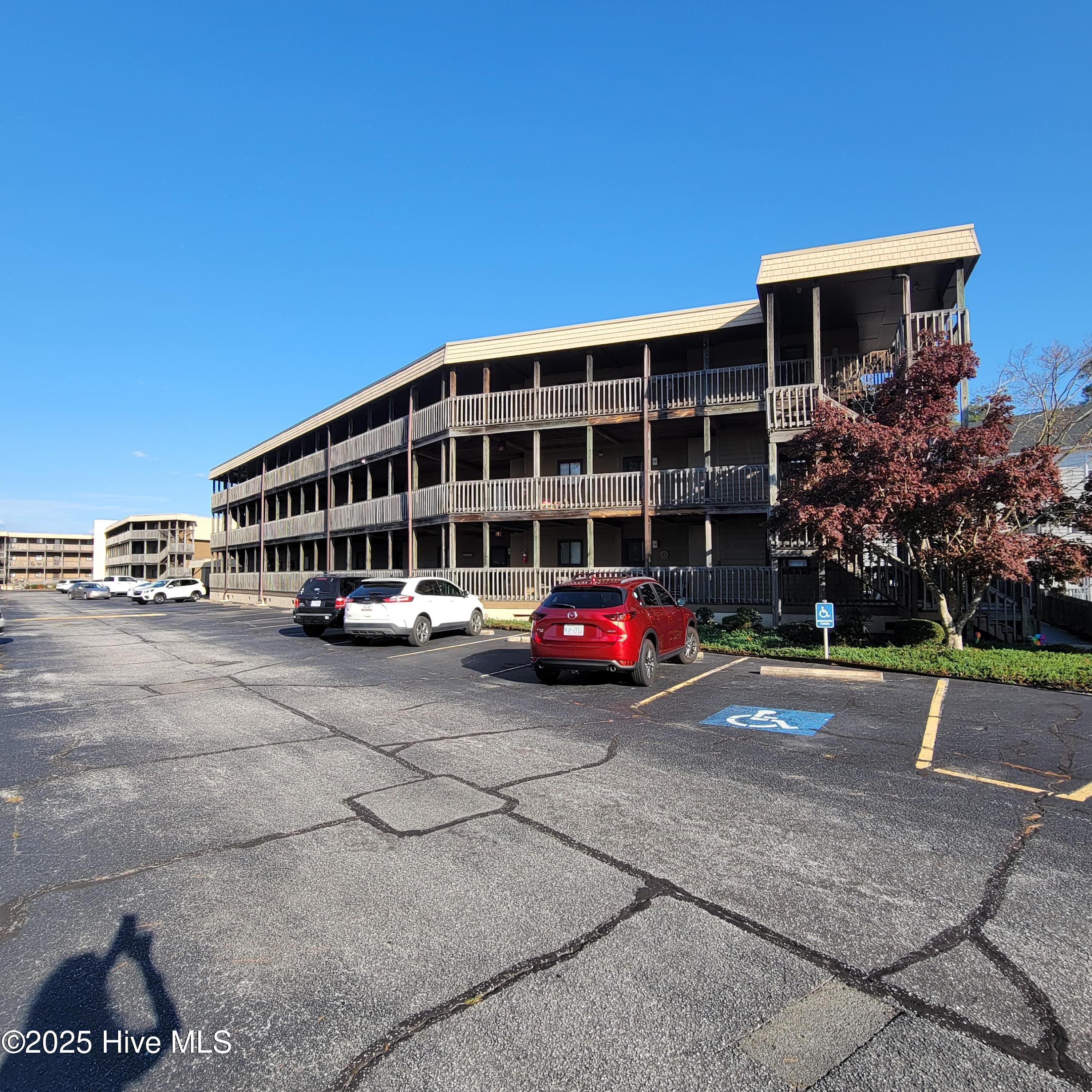 313 Lake Place Condo Drive — photo