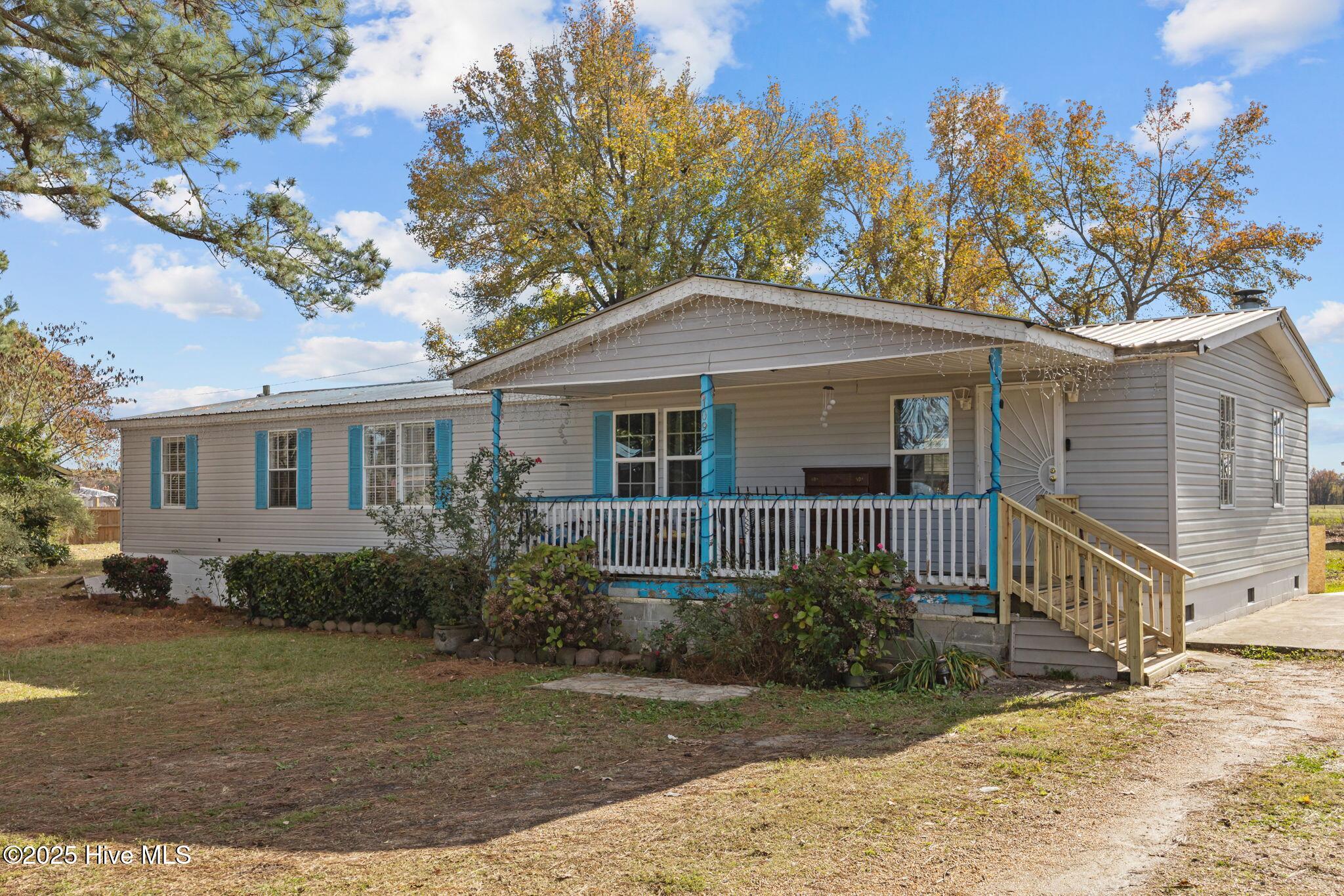 1095 James Road — photo