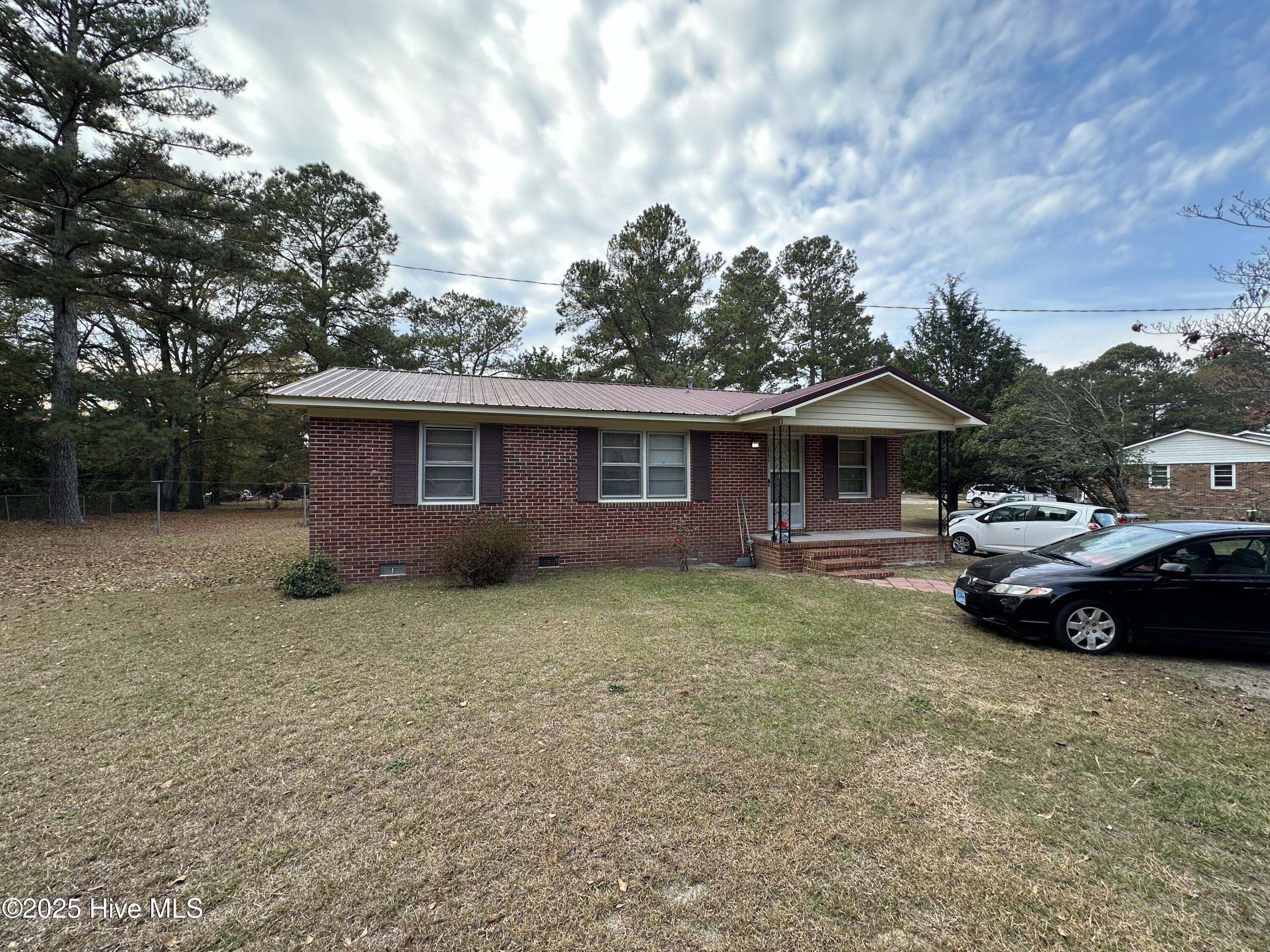 1751 S Highway 385 — photo