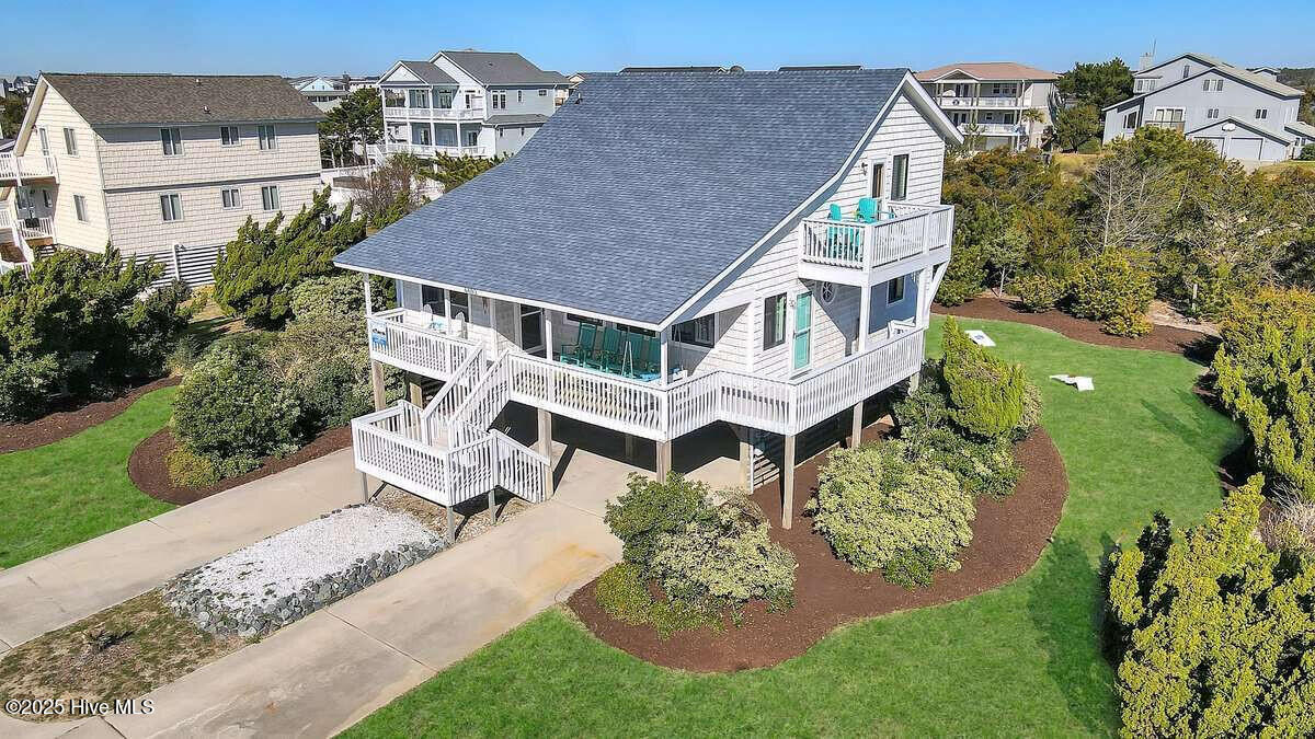 6602 W Beach Drive — photo