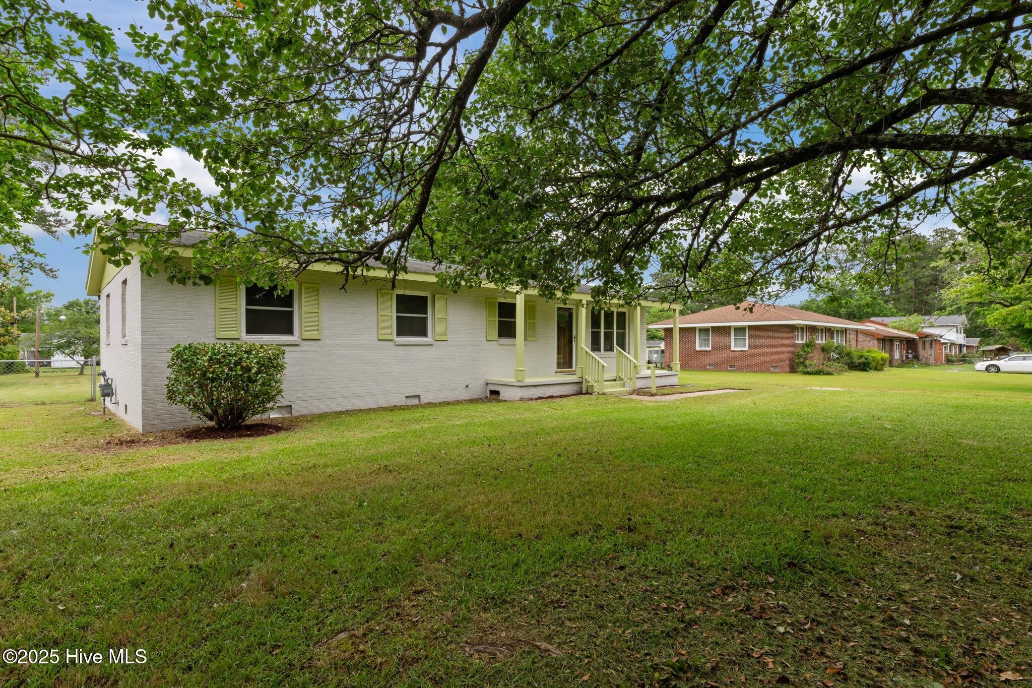 210 Glenburnie Drive — photo