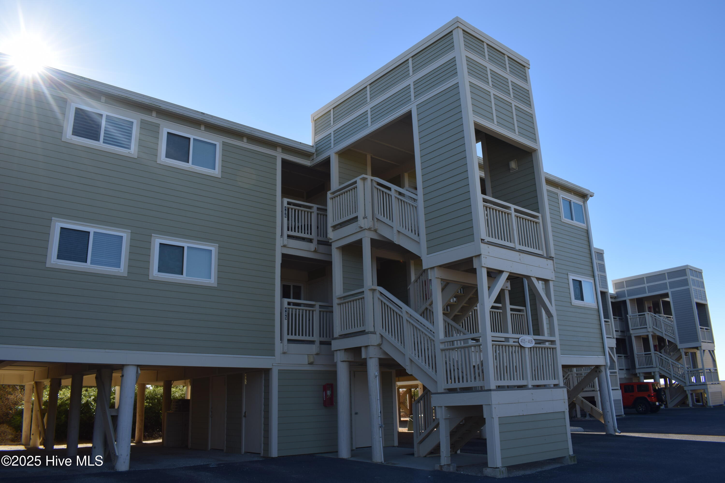 1000 Caswell Beach Road 405 — photo