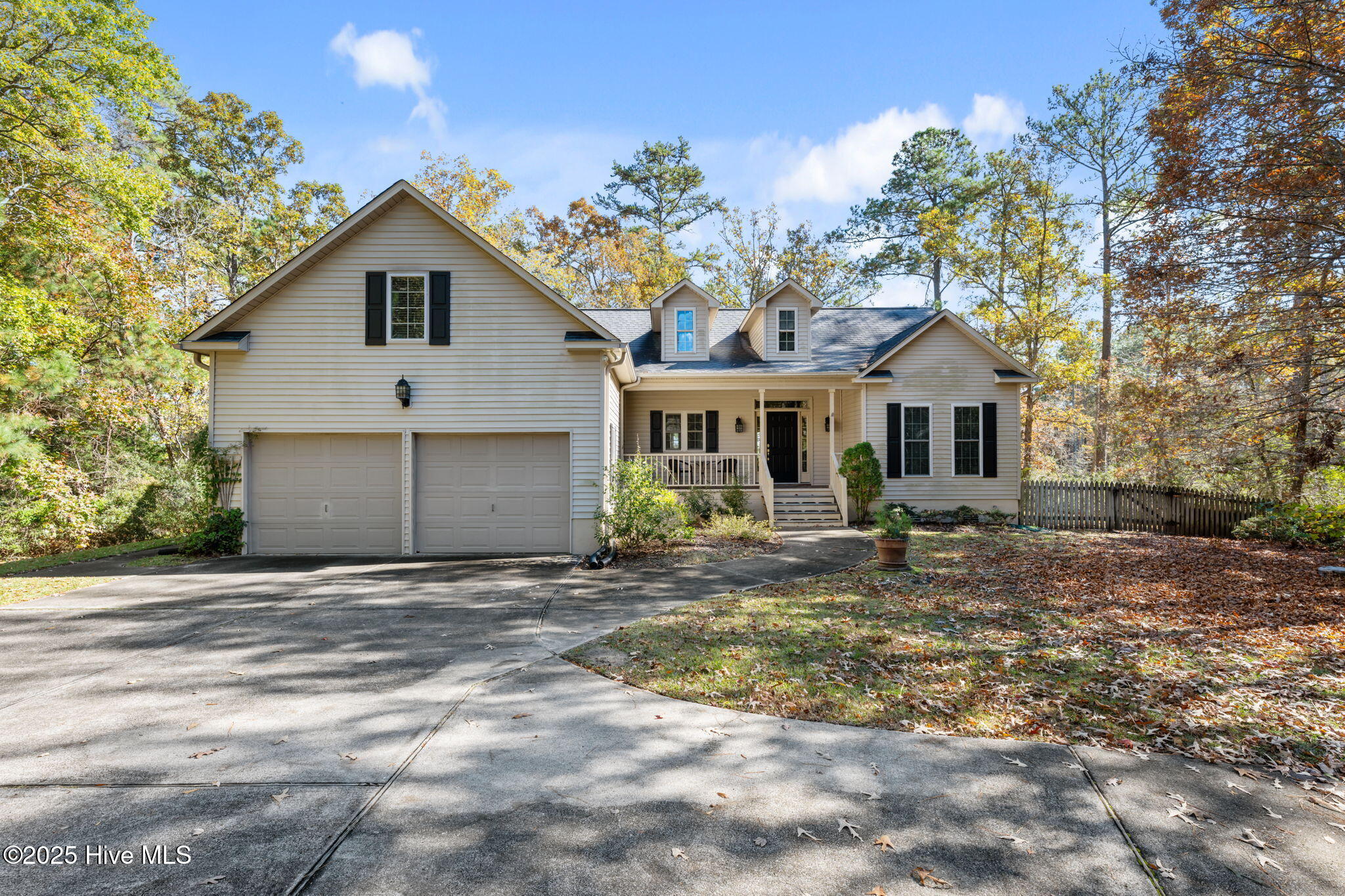 625 Plantation Parkway — photo