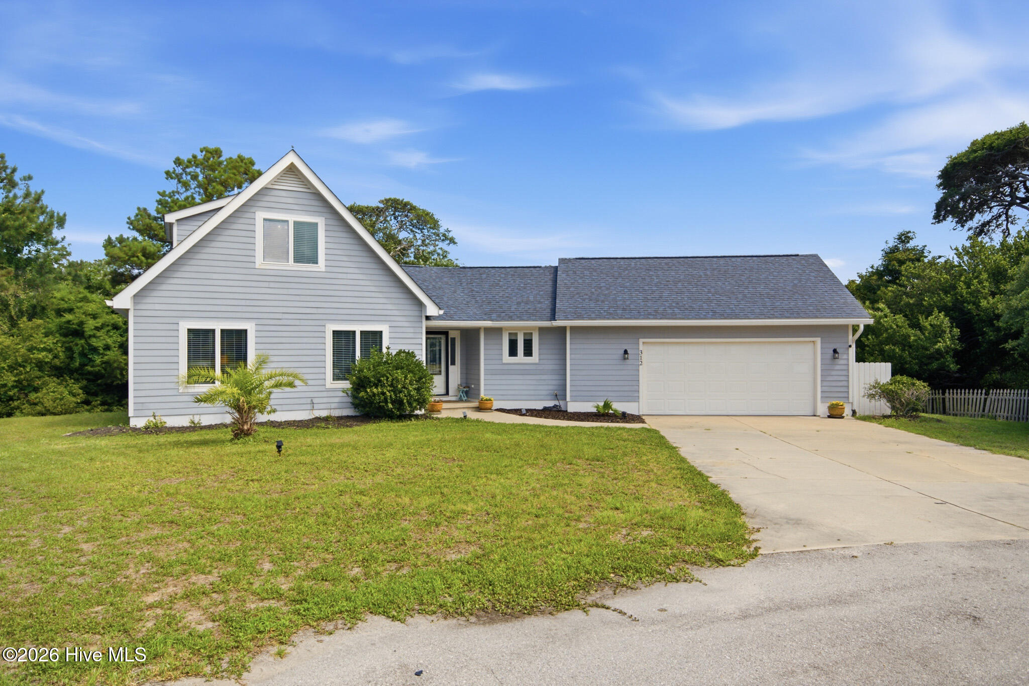 312 Pine Knoll Circle — photo