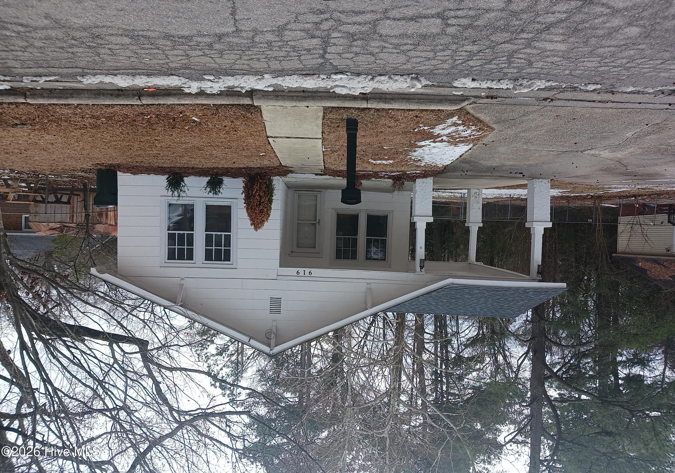 919 College Circle N — photo