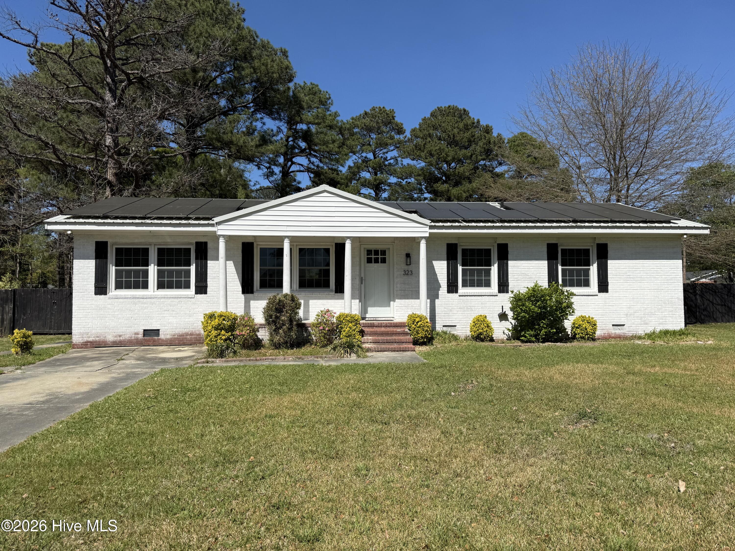 323 Cardinal Road — photo
