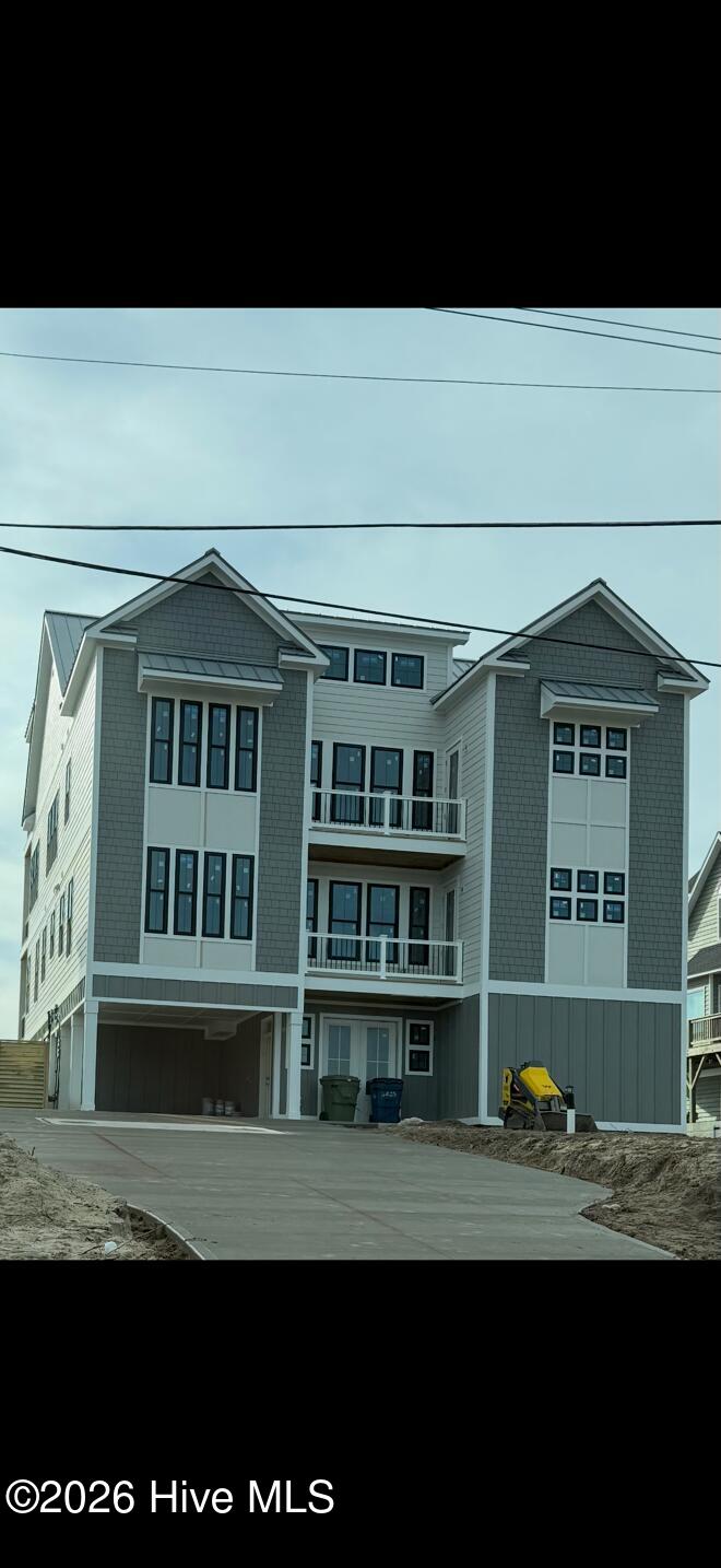 3405 Ocean Drive . — photo
