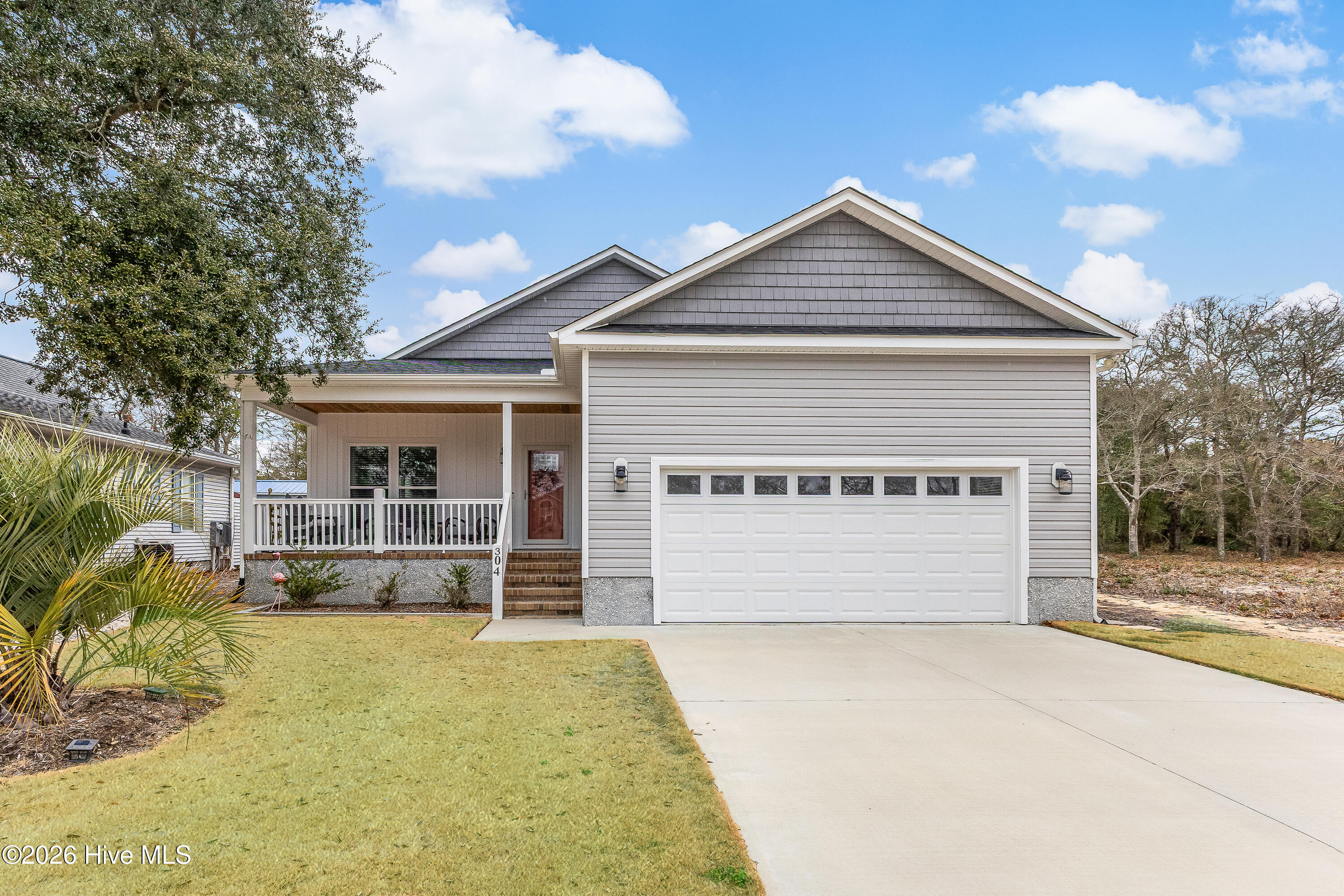 304 E Oak Island Drive — photo