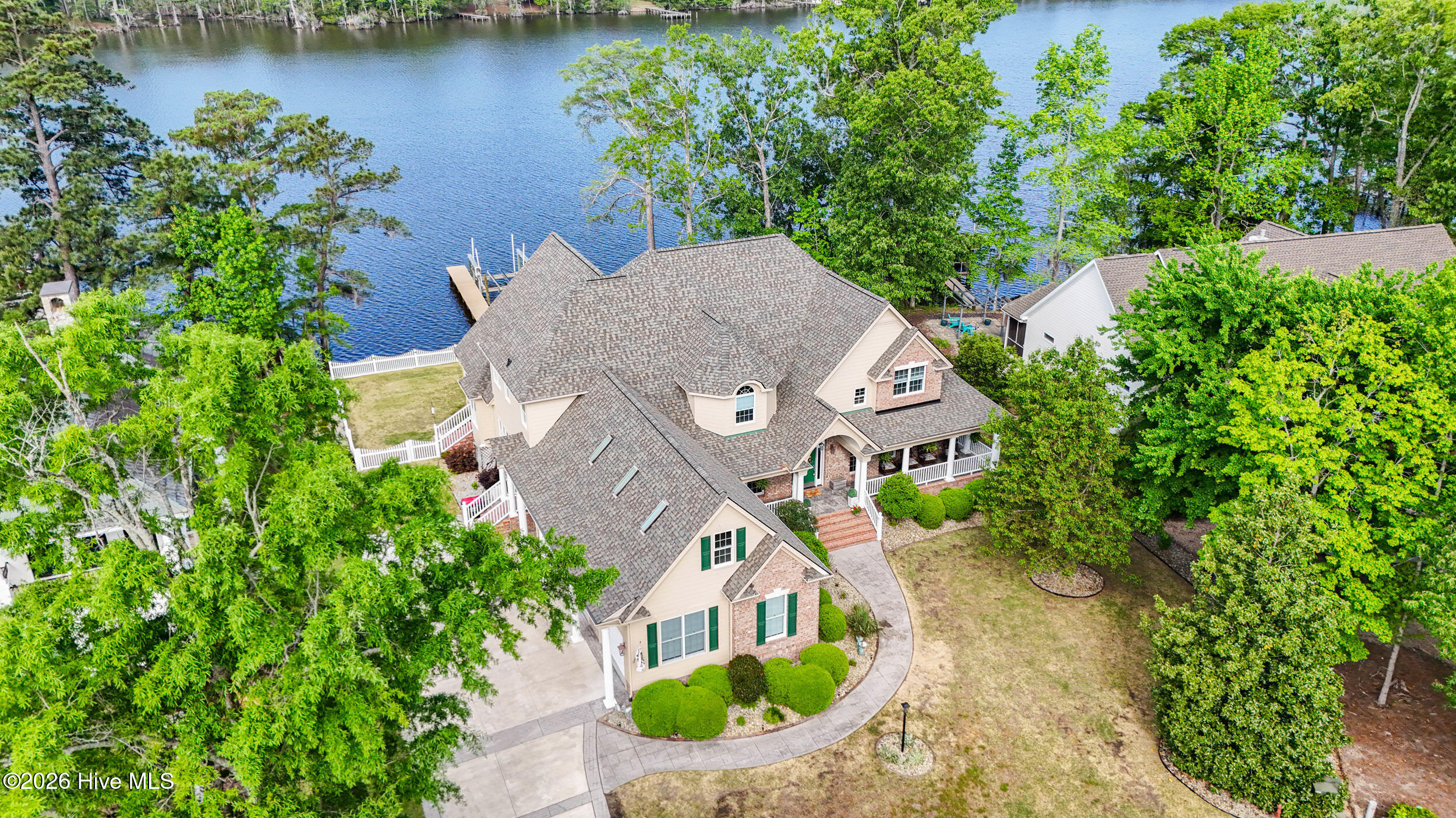 105 Back Creek Court — photo