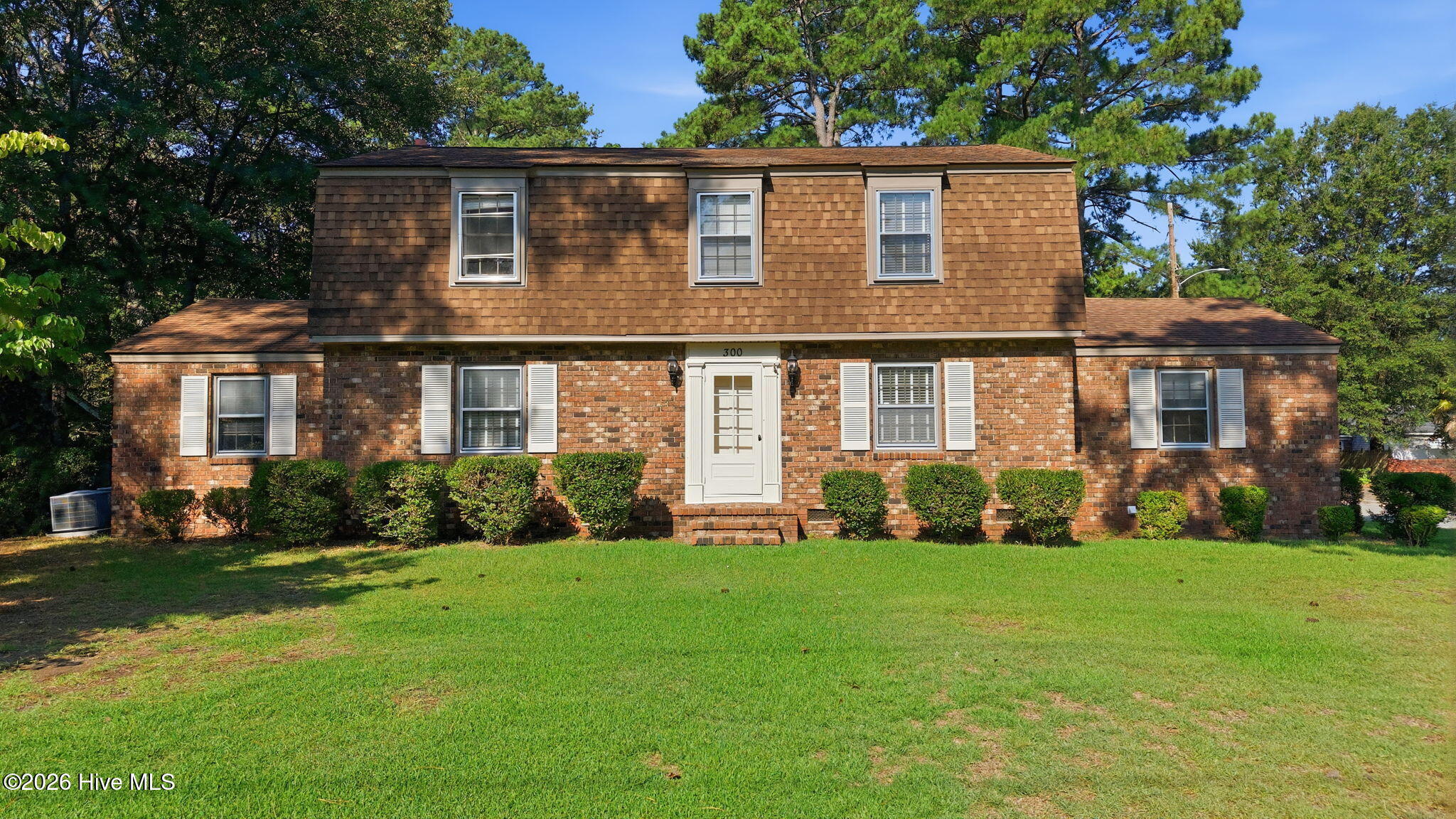 300 S Englewood Drive — photo