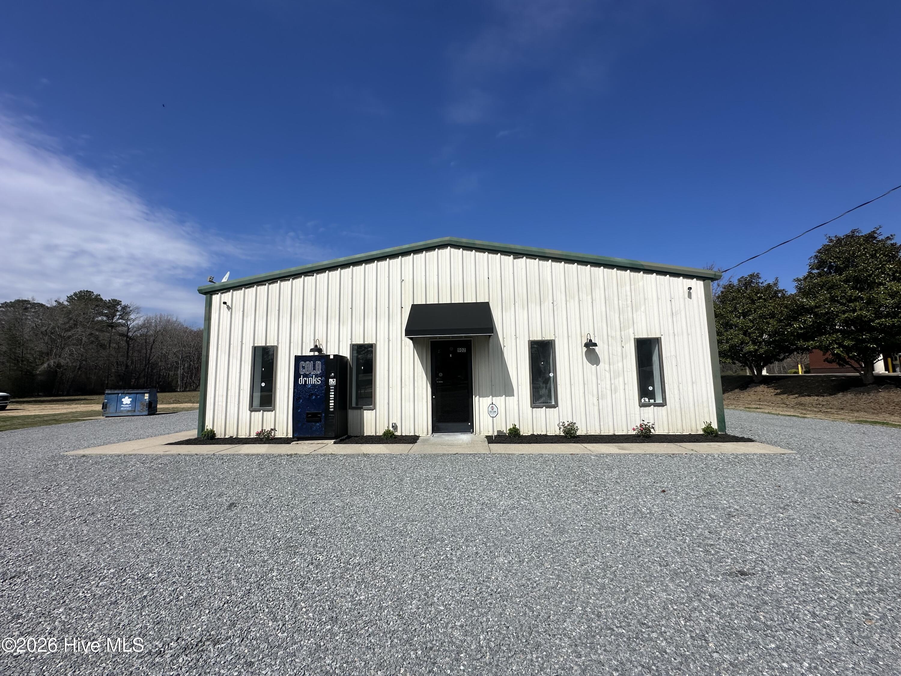 902 W Main Street — photo
