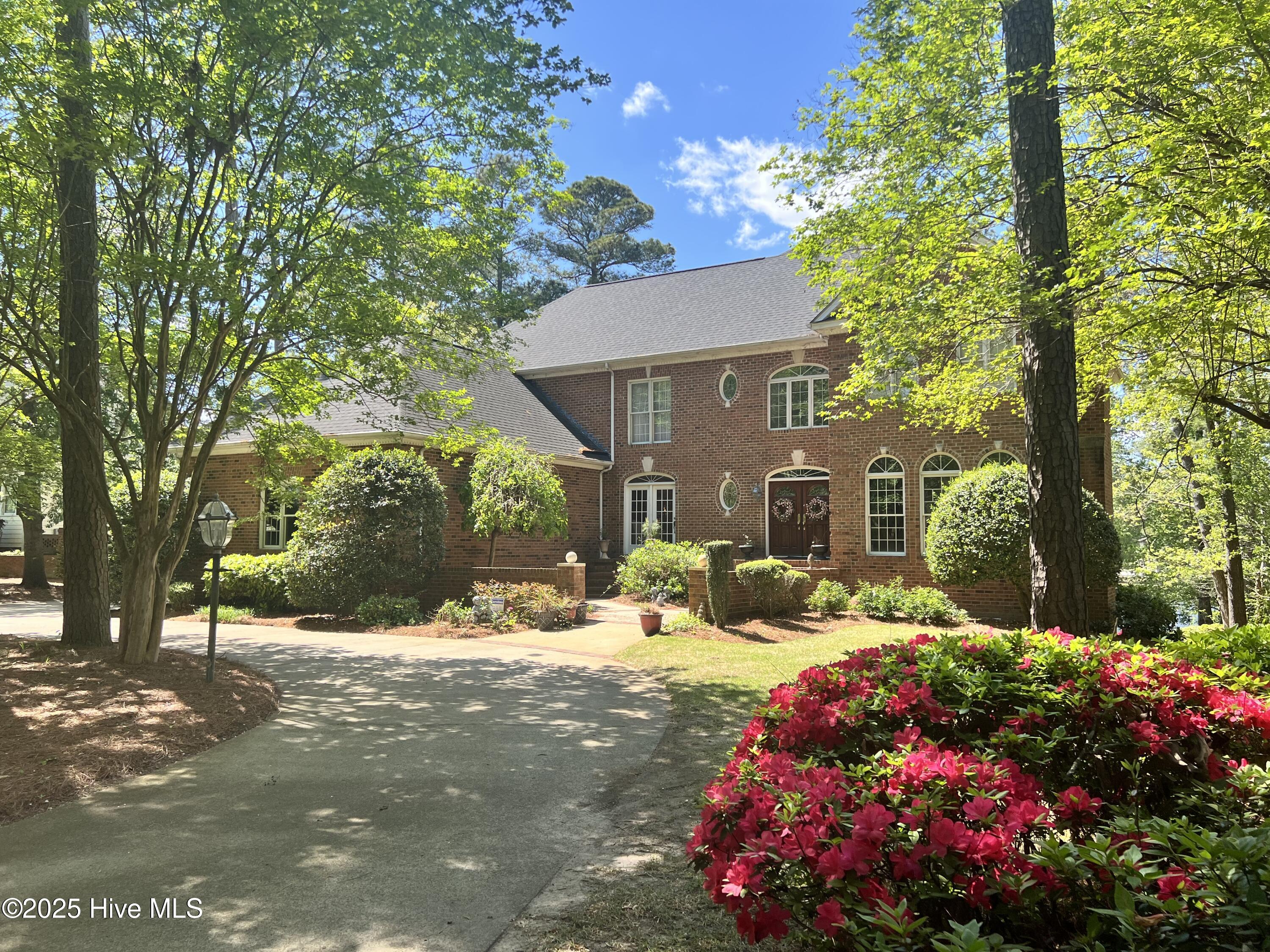 421 Dogwood Trail — photo