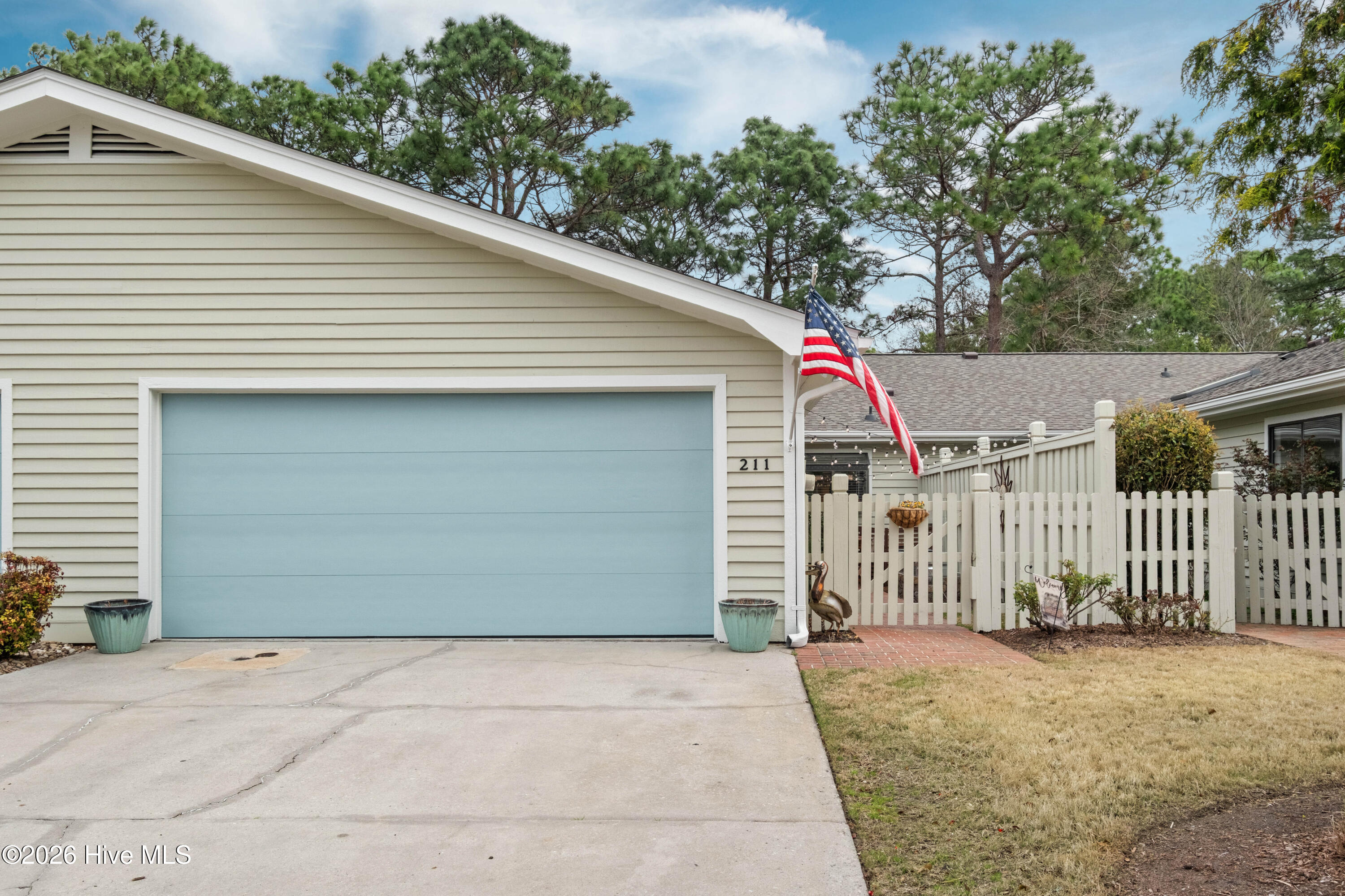 211 Inland Greens Circle — photo