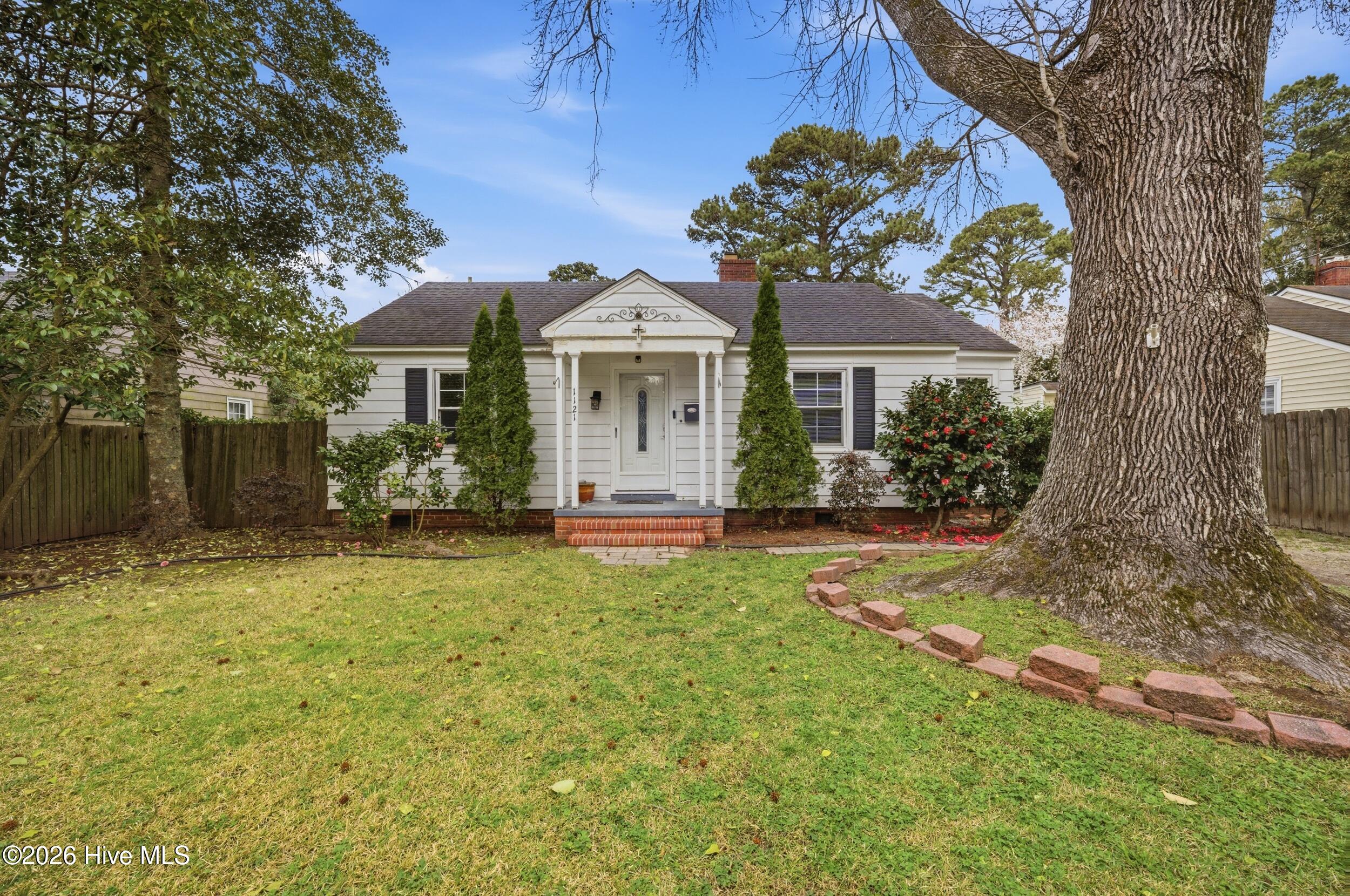 1121 W Williams Circle — photo