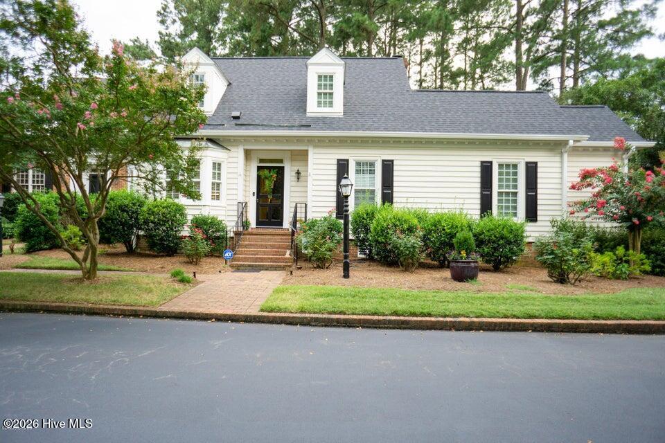 114 Canterbury Road NW — photo