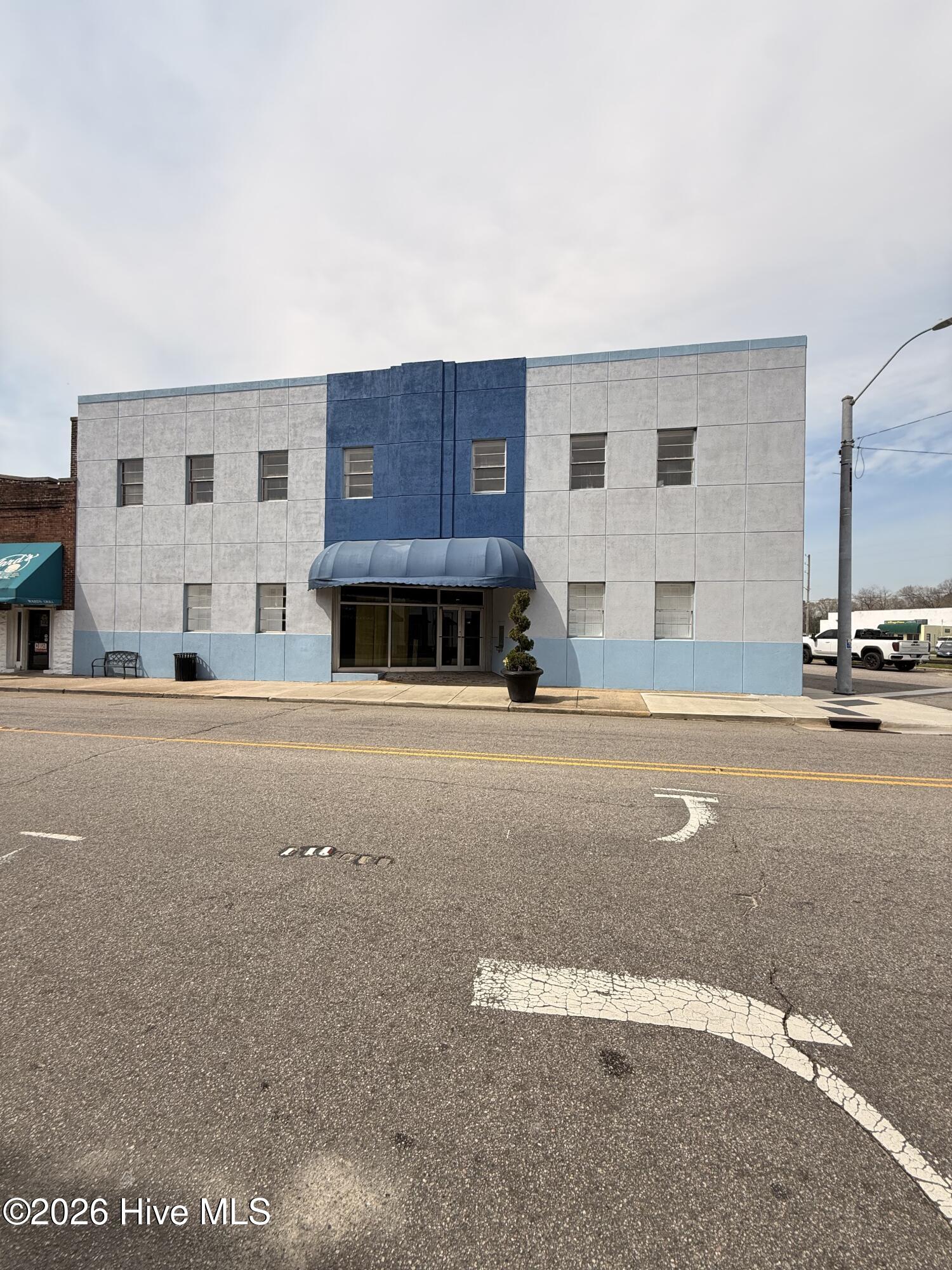 700 S Madison Street — photo