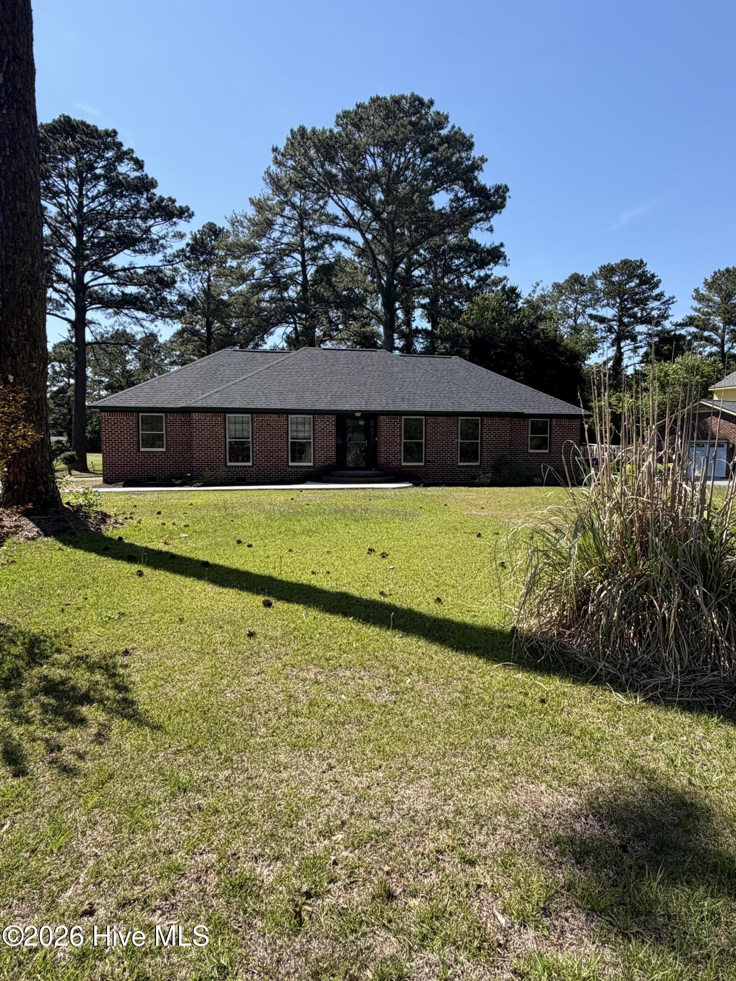 209 Shoreline Drive — photo