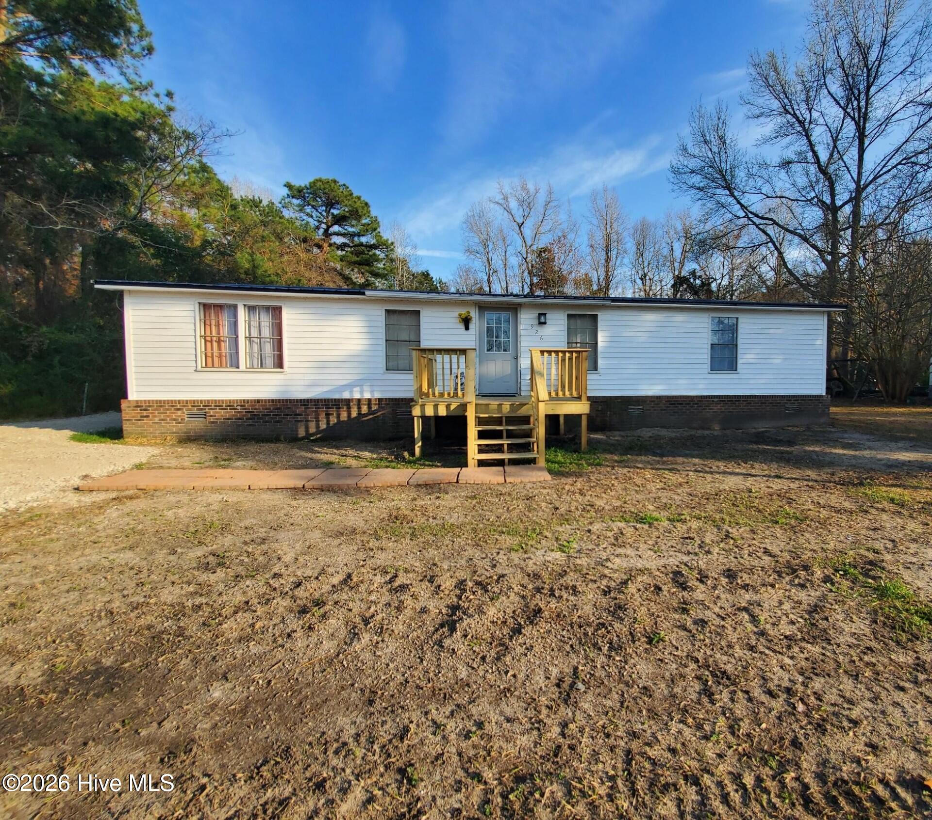 926 Railroad Street — photo