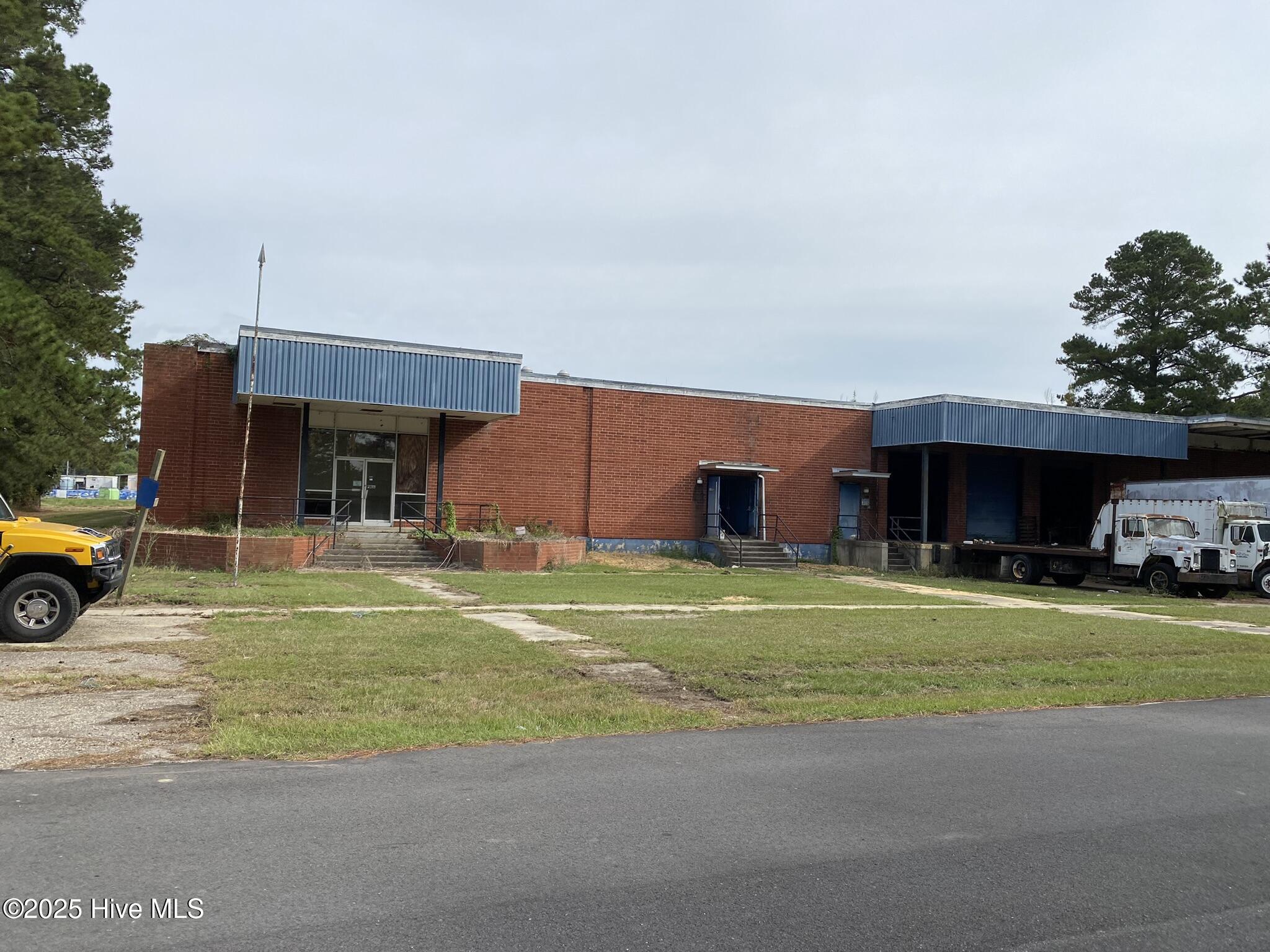 523 Flitter Hill Road — photo