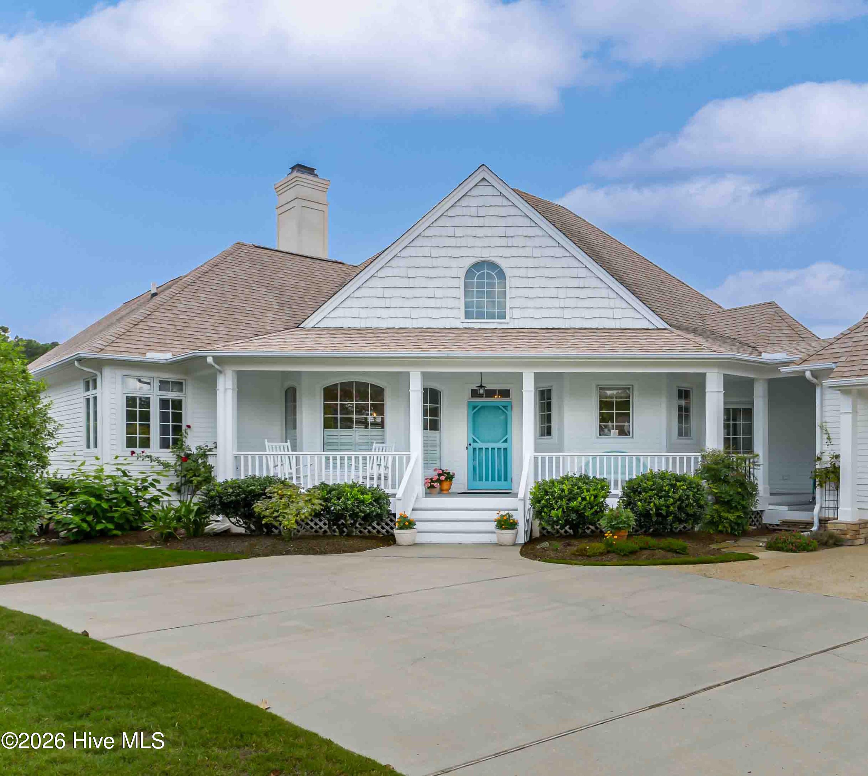 332 Magnolia Circle — photo