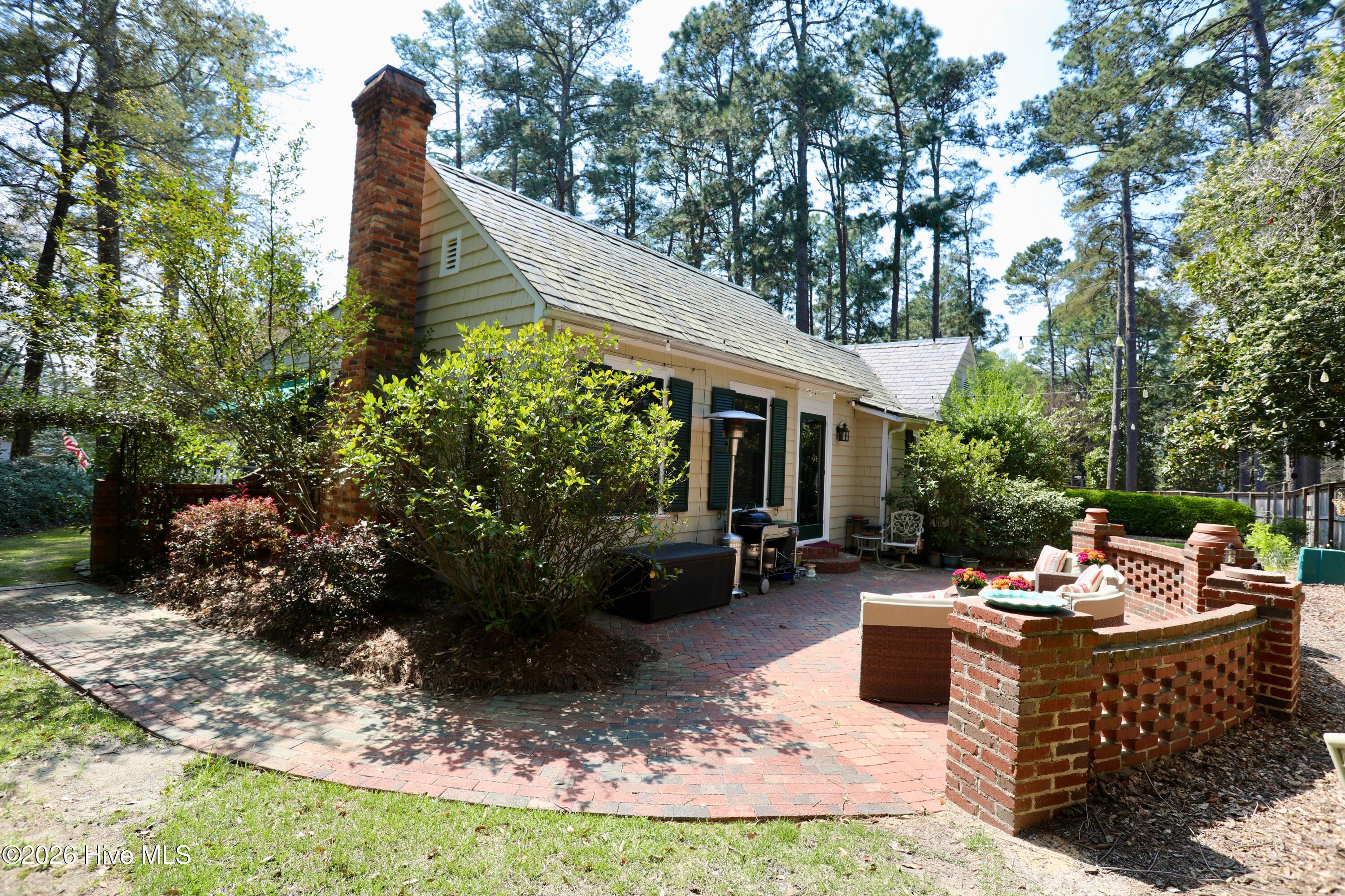 370 E Morganton Road — photo