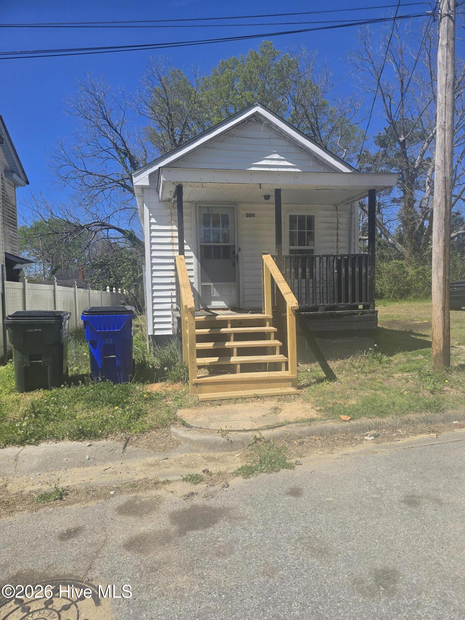 306 Short Street — photo