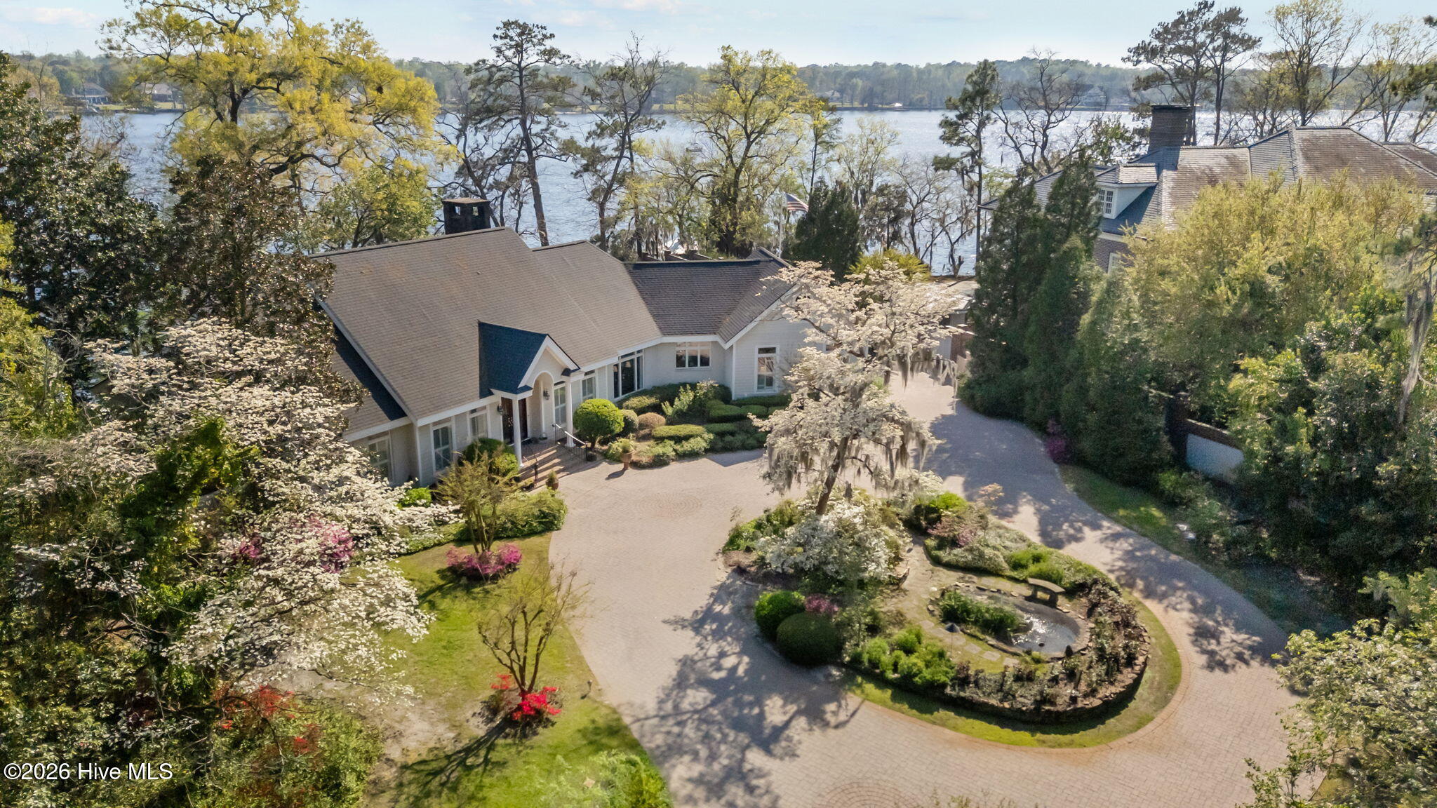 211 Wilson Point Road — photo
