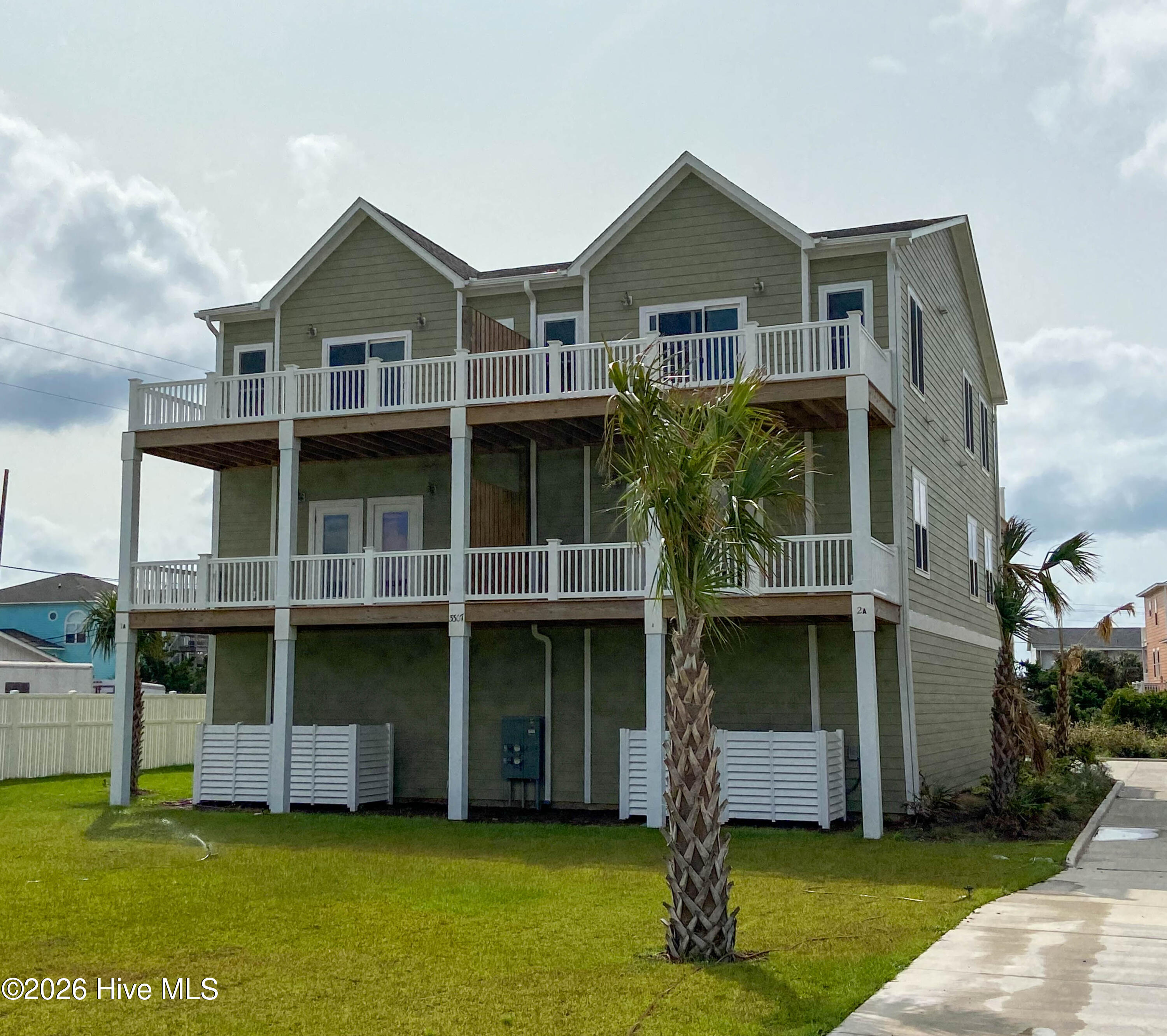 3307 Emerald Drive East — photo
