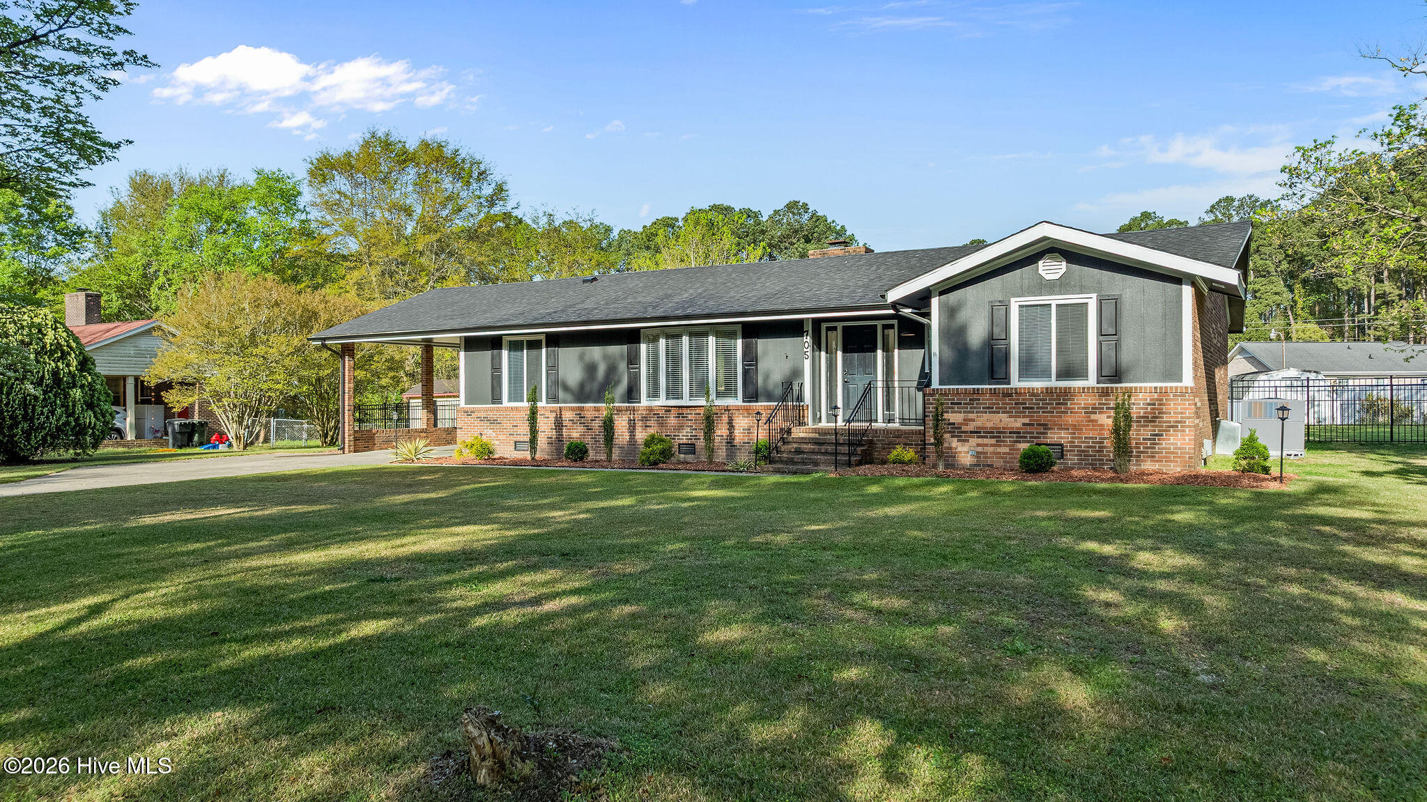 705 Clarence Court — photo