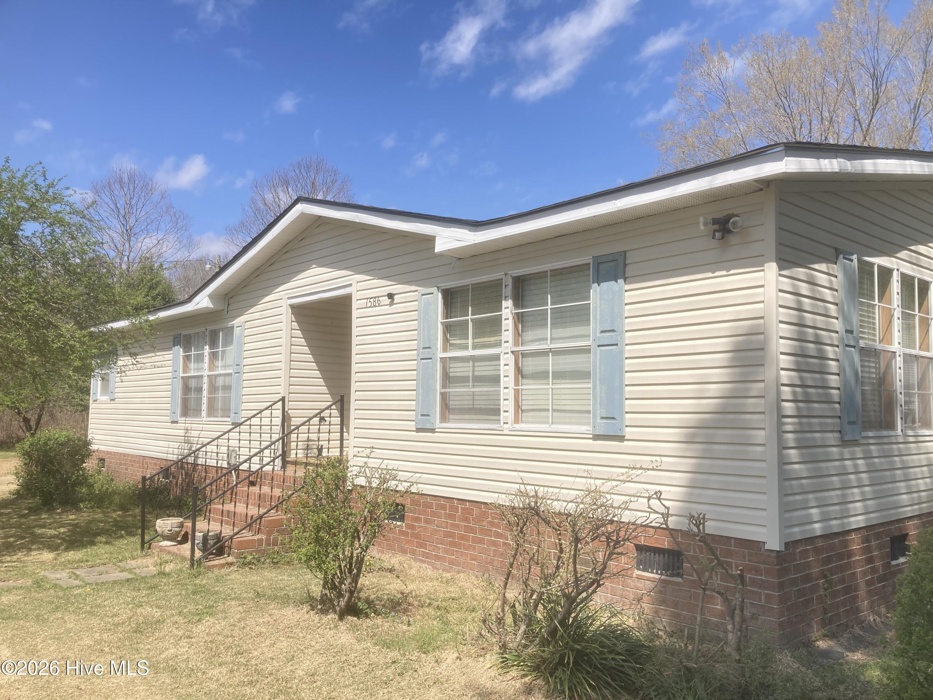 1586 Gum Swamp Church Road — photo