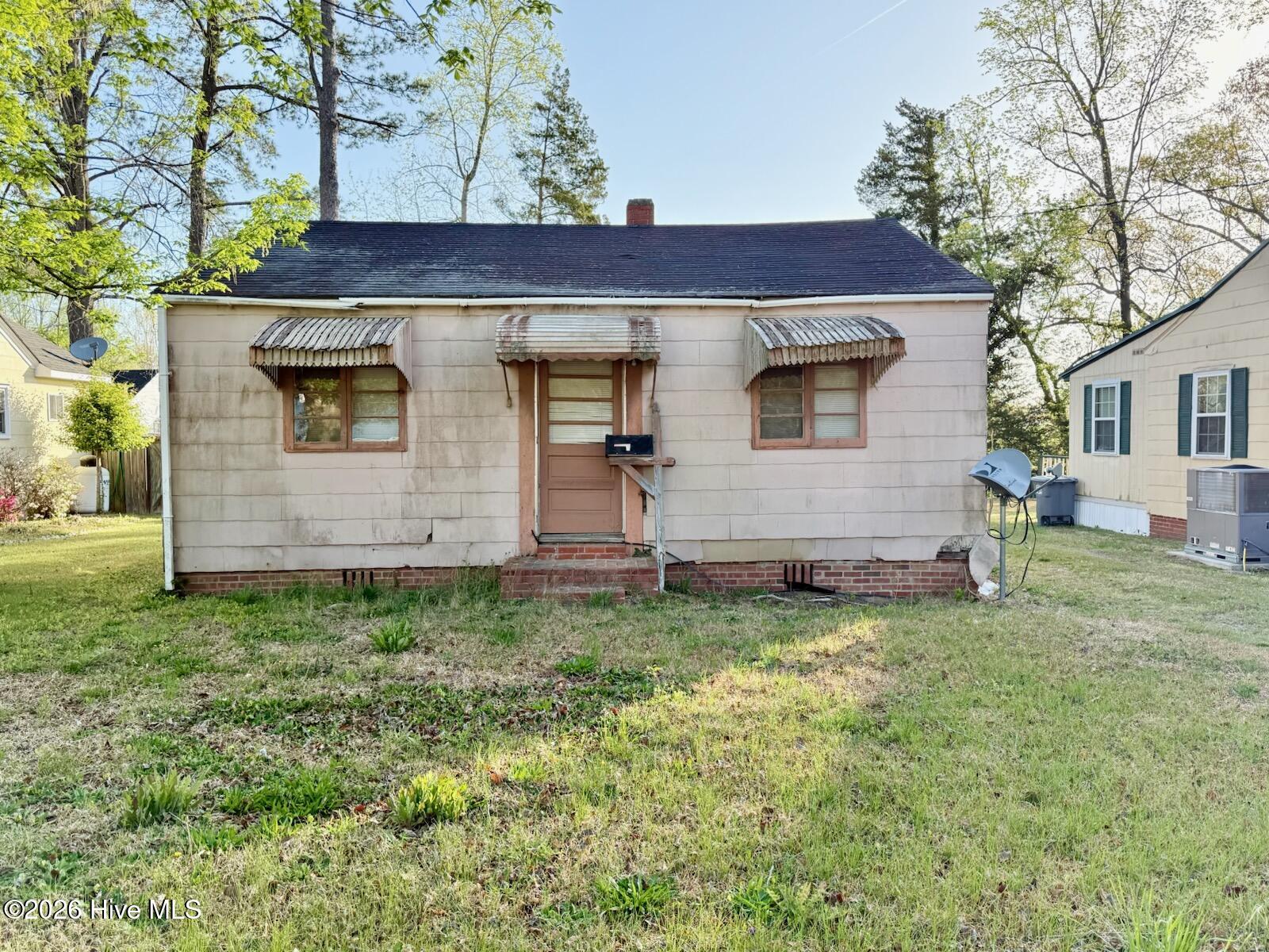 807 Taylor Street — photo
